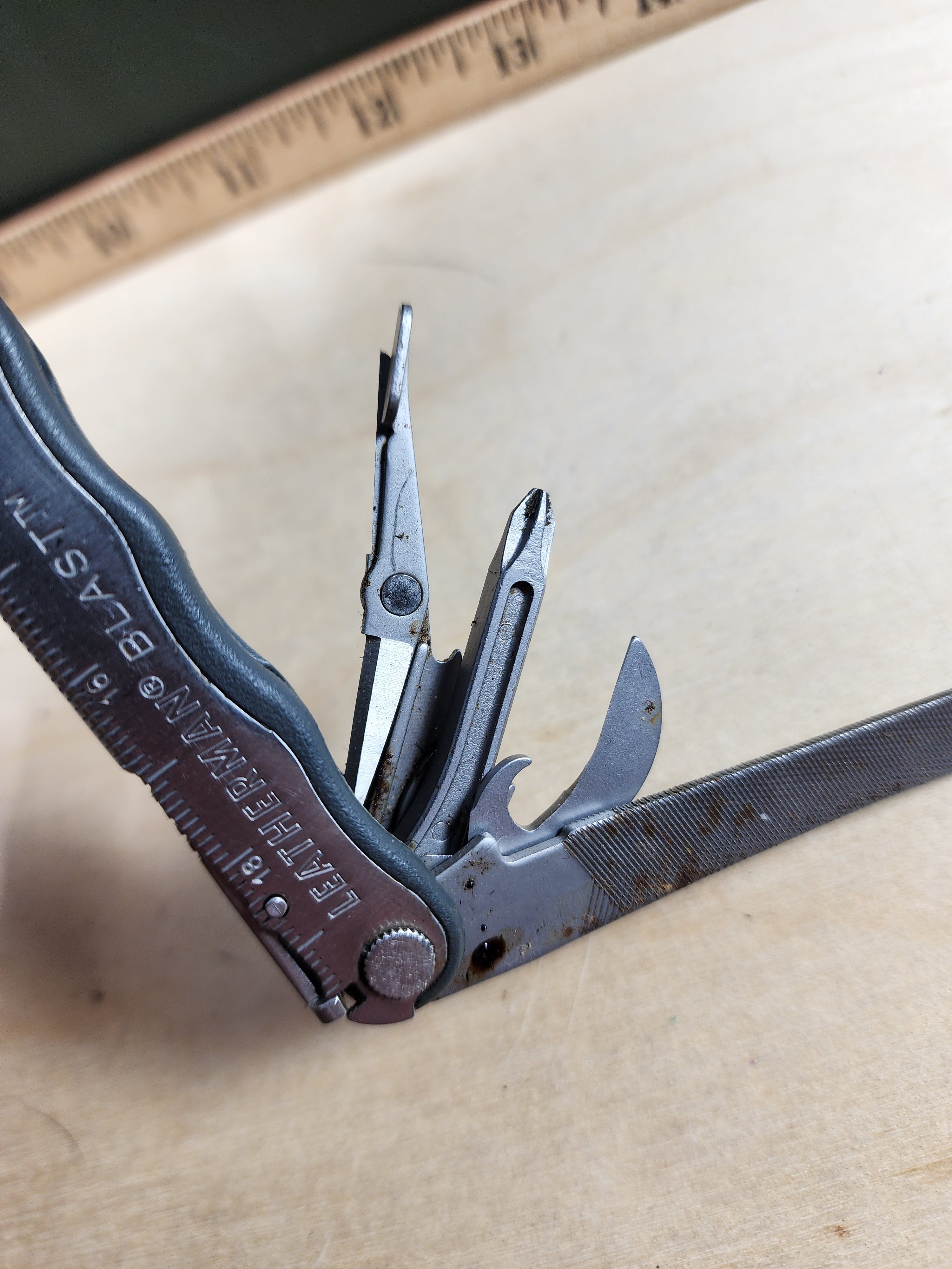 Leatherman Blast #-60 Light usage, dirty, possible rust small bitdriver broken