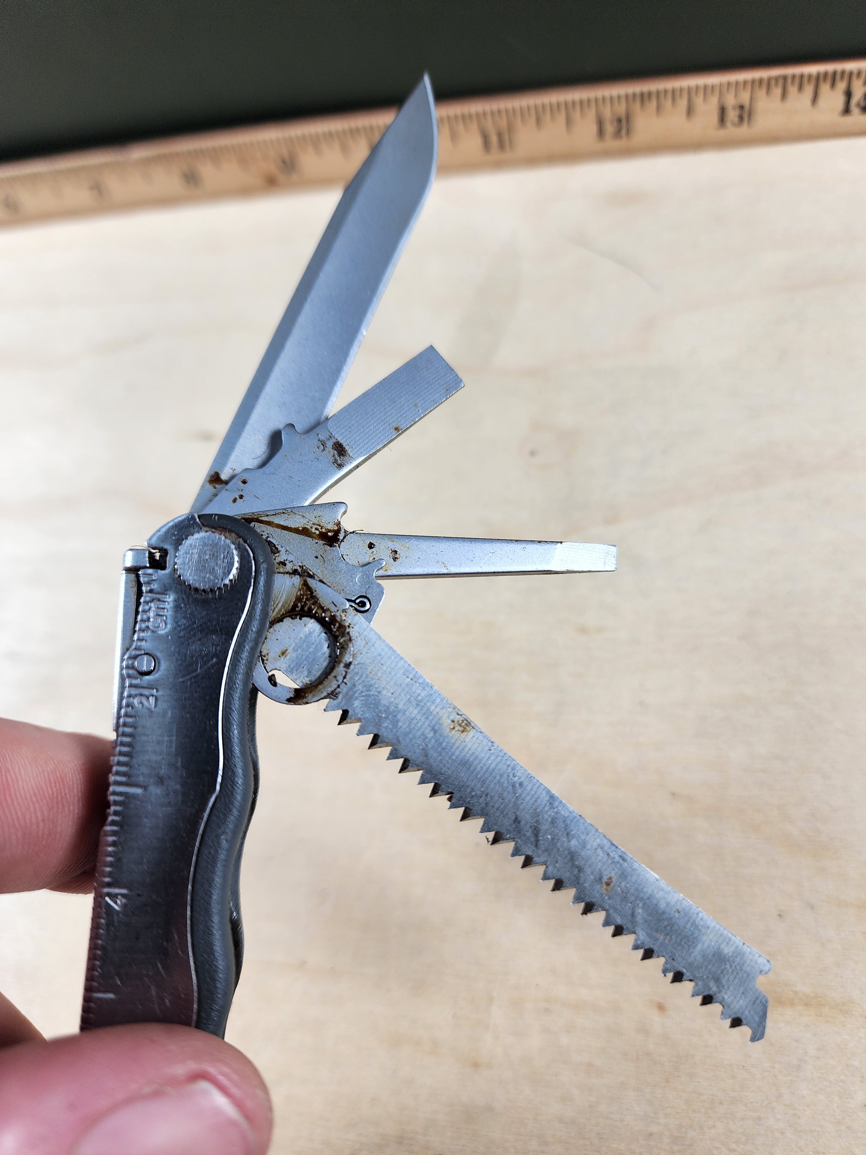 Leatherman Blast #-60 Light usage, dirty, possible rust small bitdriver broken
