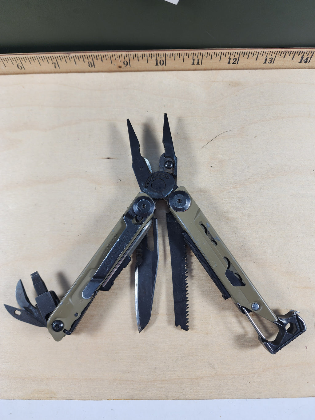 Leatherman Signal #-63 Light usage, dirty, handles worn