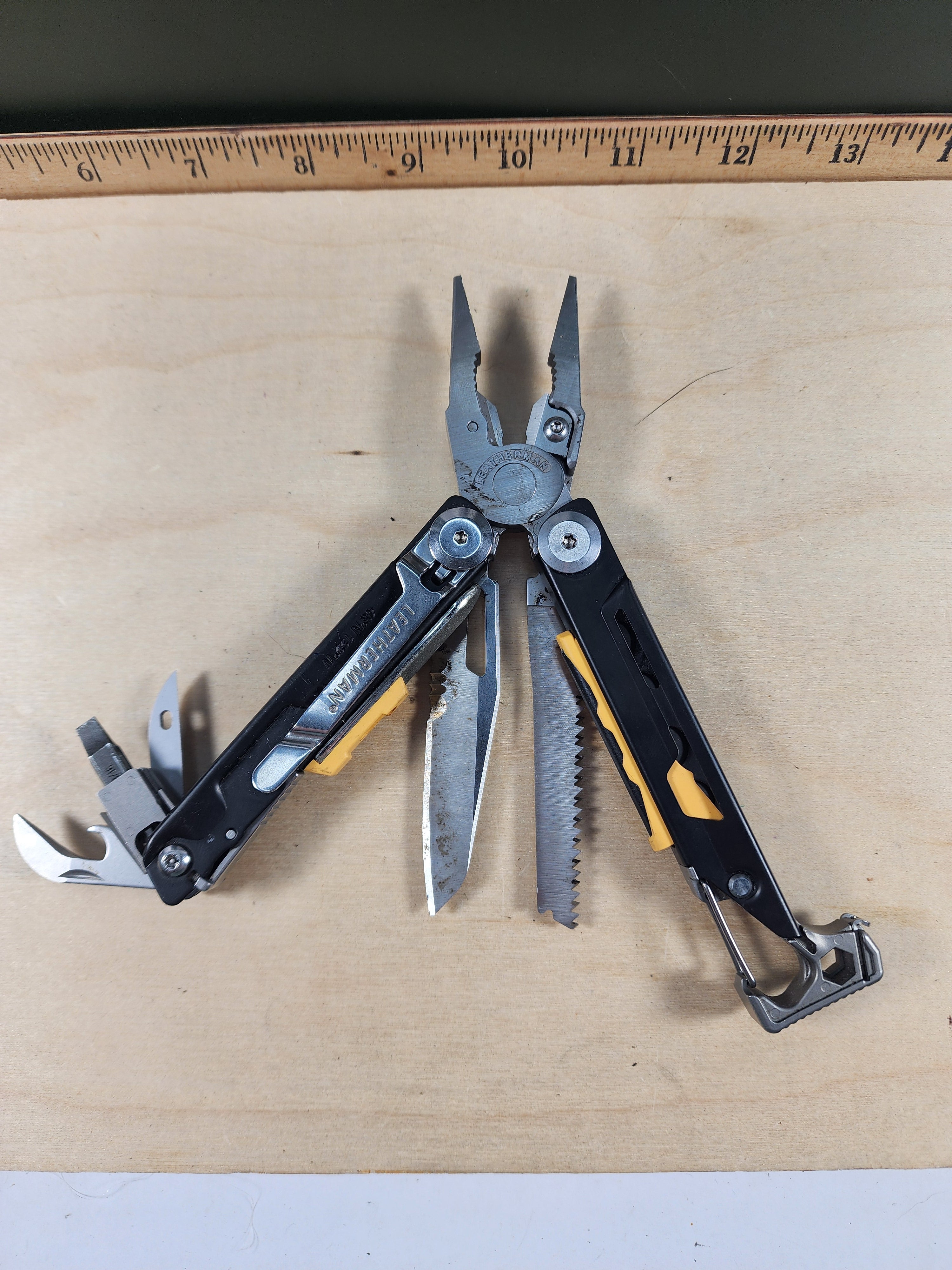 Leatherman Signal #-64 Light usage, dirty