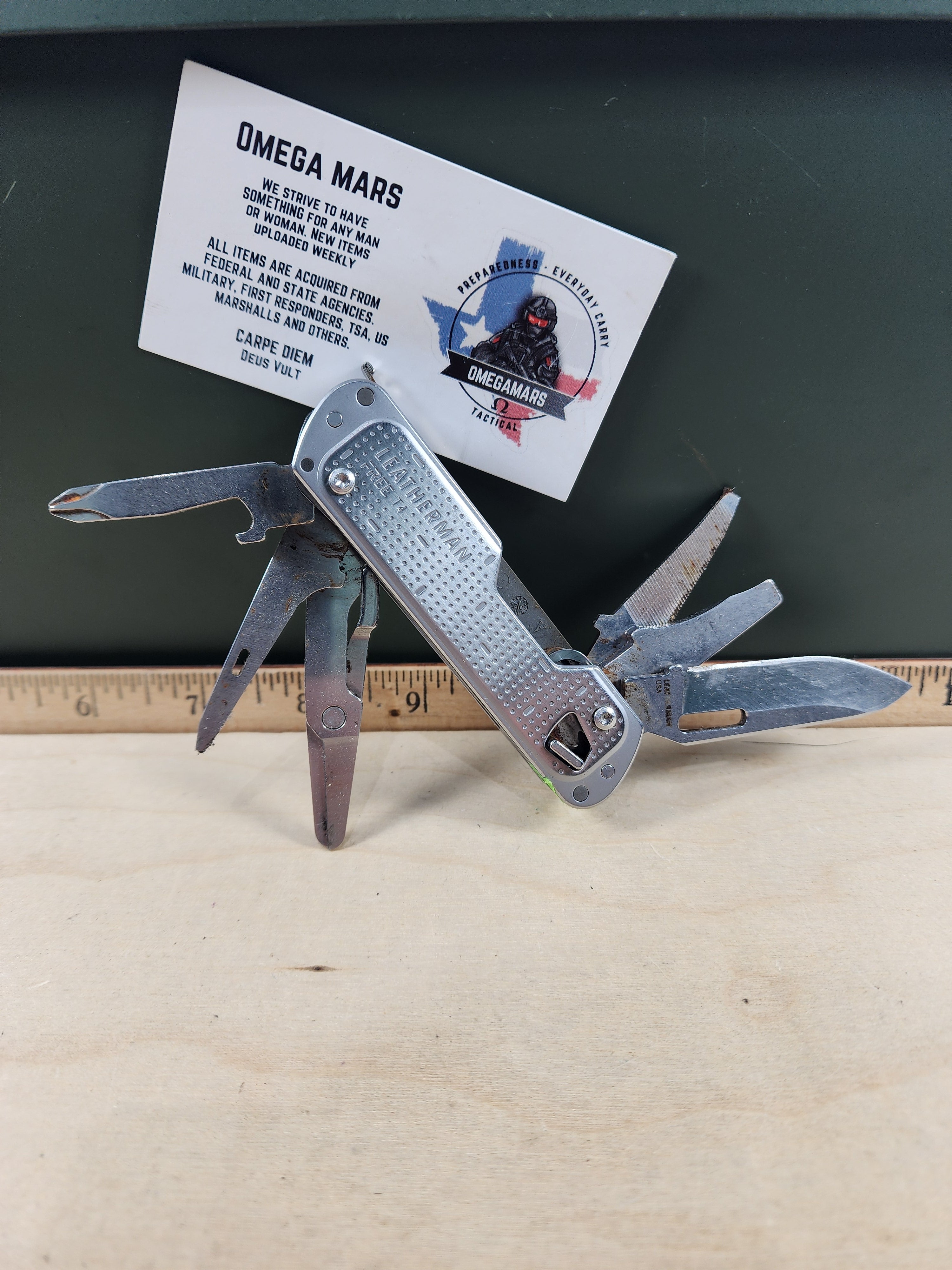Leatherman Free T4 #-68  dirty, possible rust
