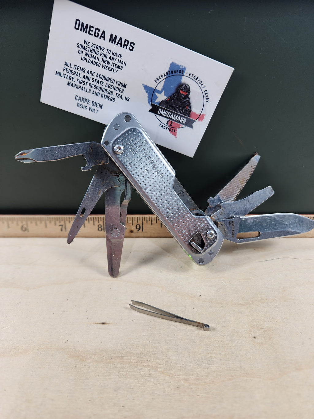 Leatherman Free T4 #-68  dirty, possible rust