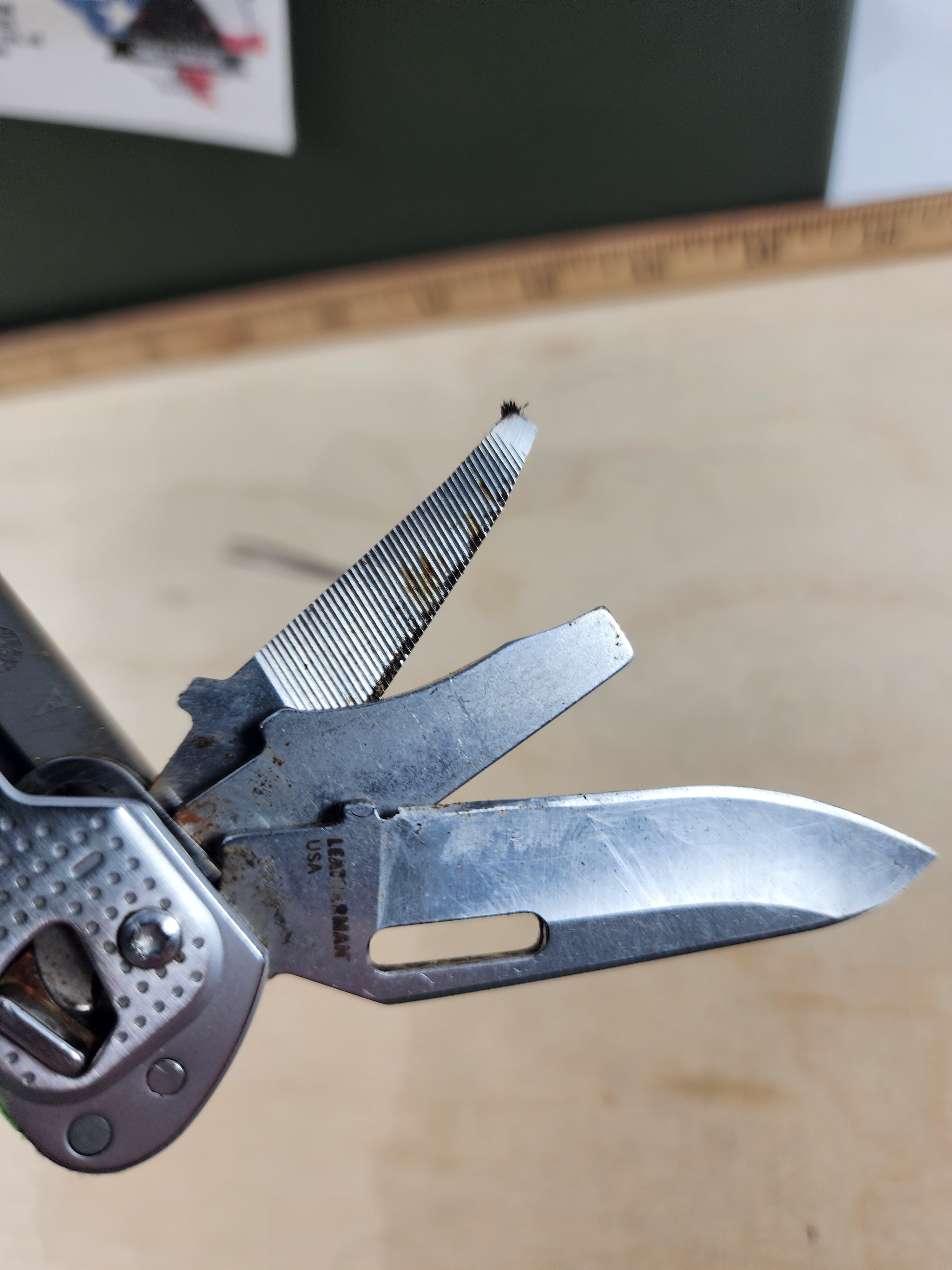 Leatherman Free T4 #-68  dirty, possible rust