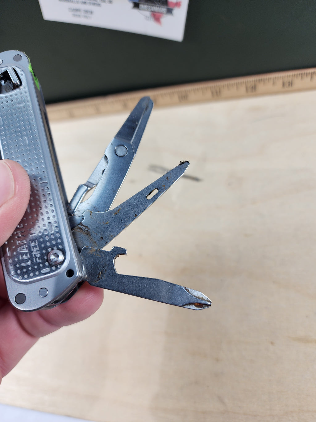 Leatherman Free T4 #-68  dirty, possible rust