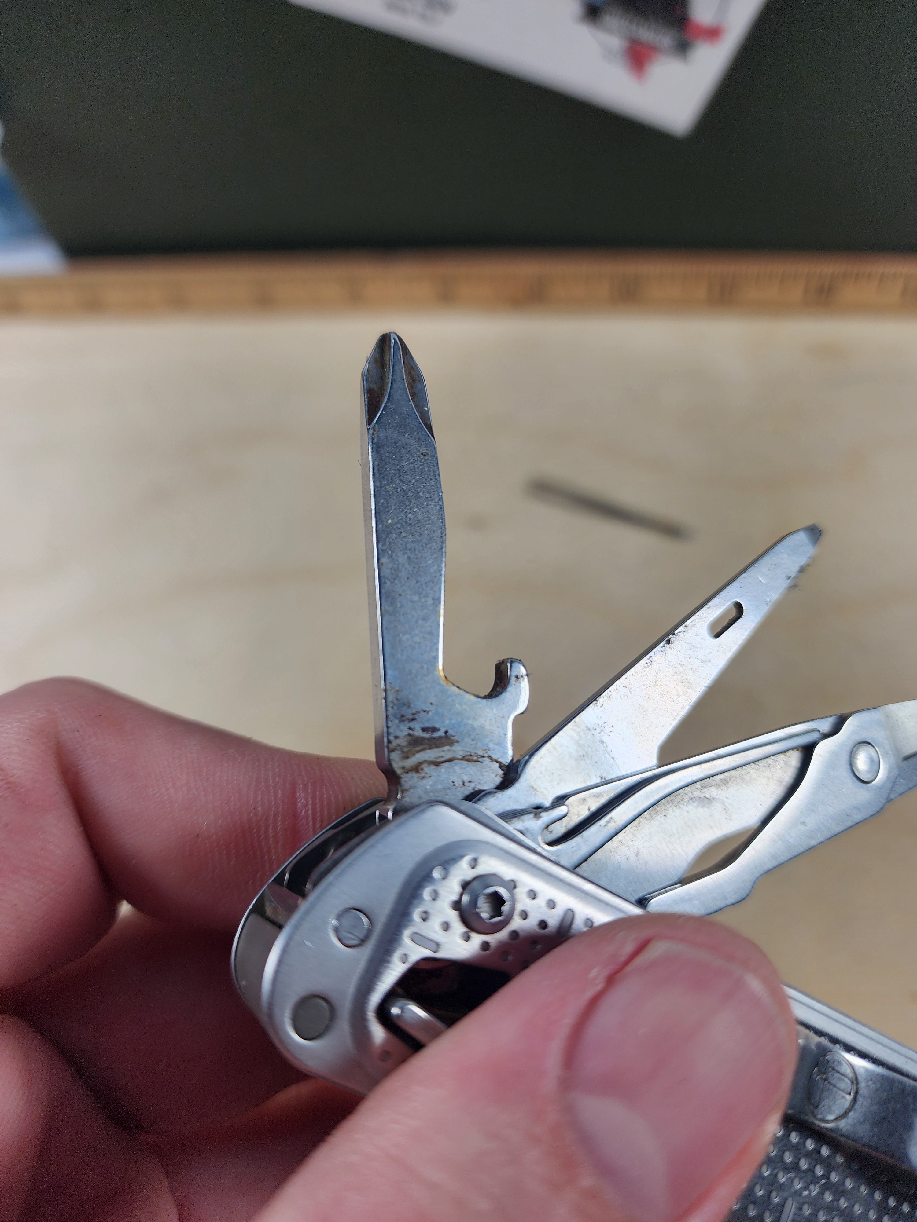 Leatherman Free T4 #-68  dirty, possible rust