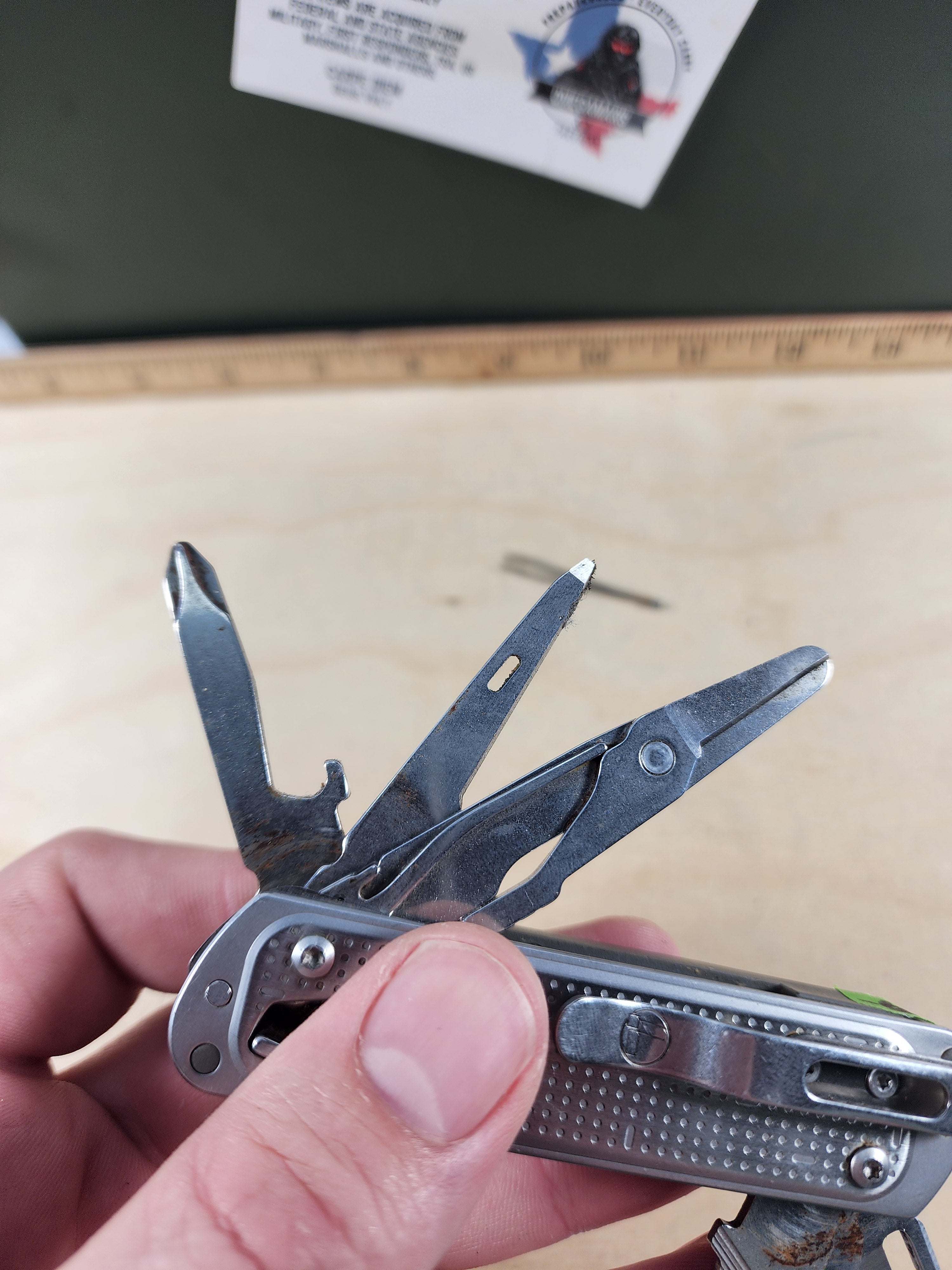 Leatherman Free T4 #-68  dirty, possible rust