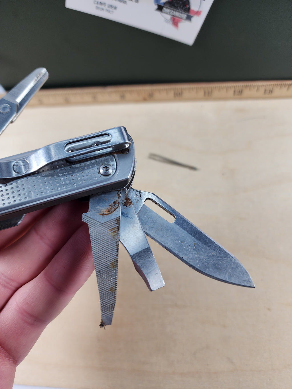 Leatherman Free T4 #-68  dirty, possible rust