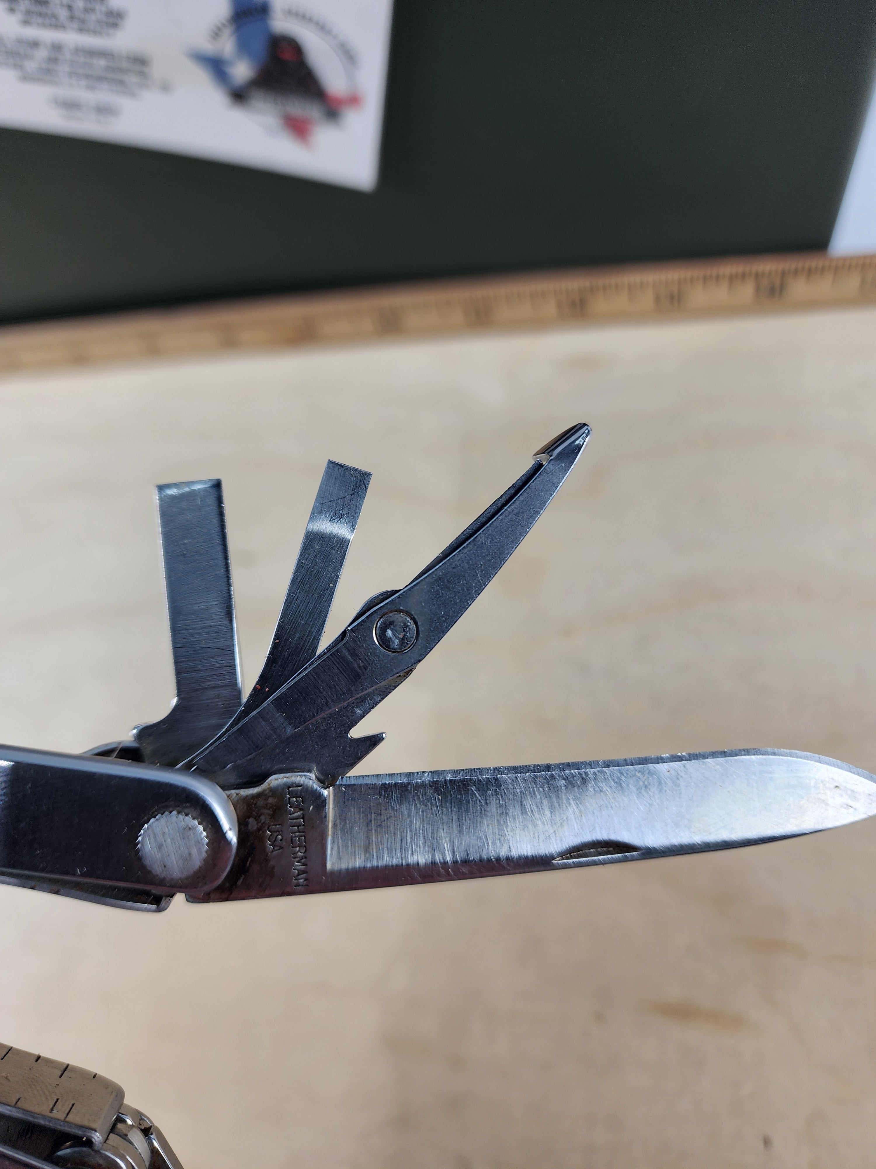 Leatherman Pulse #-70 Light usage, possible rust, scissors broken 0900/1000