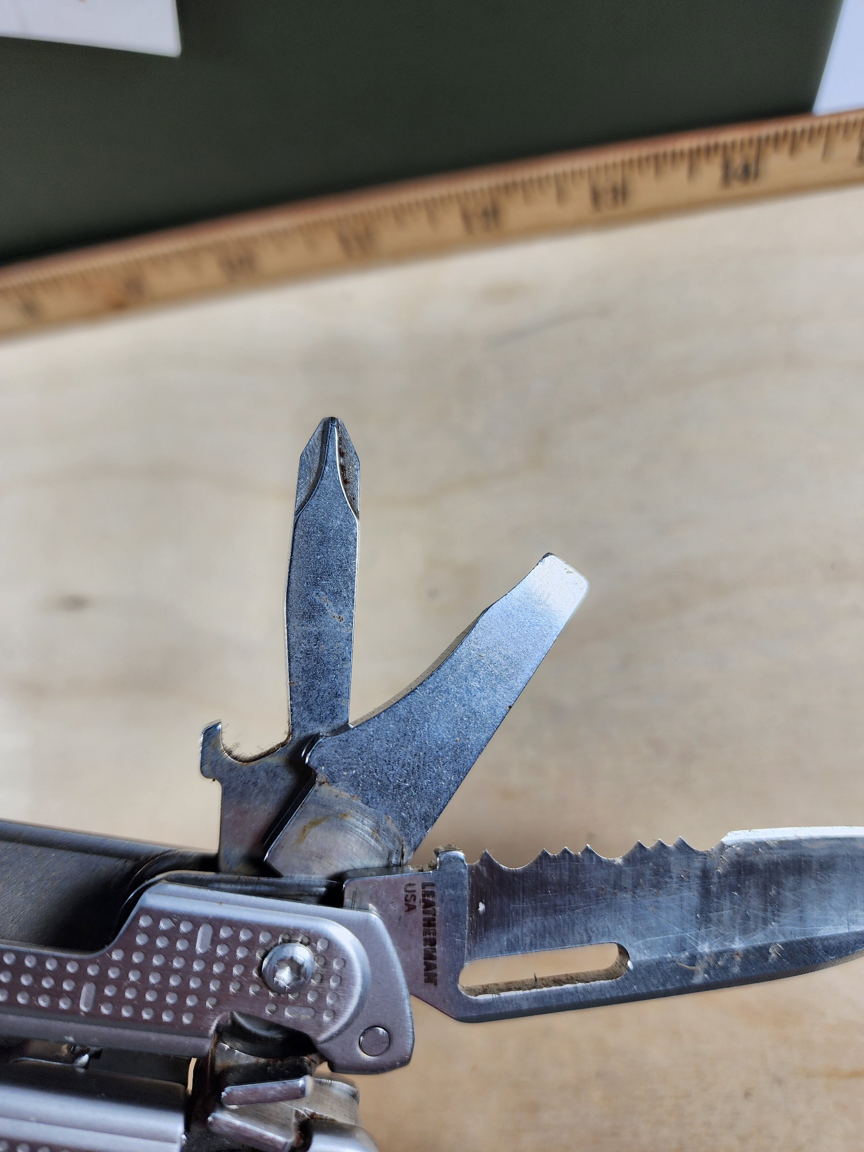 Leatherman Free P2 #-73 Light Usage, dirty
