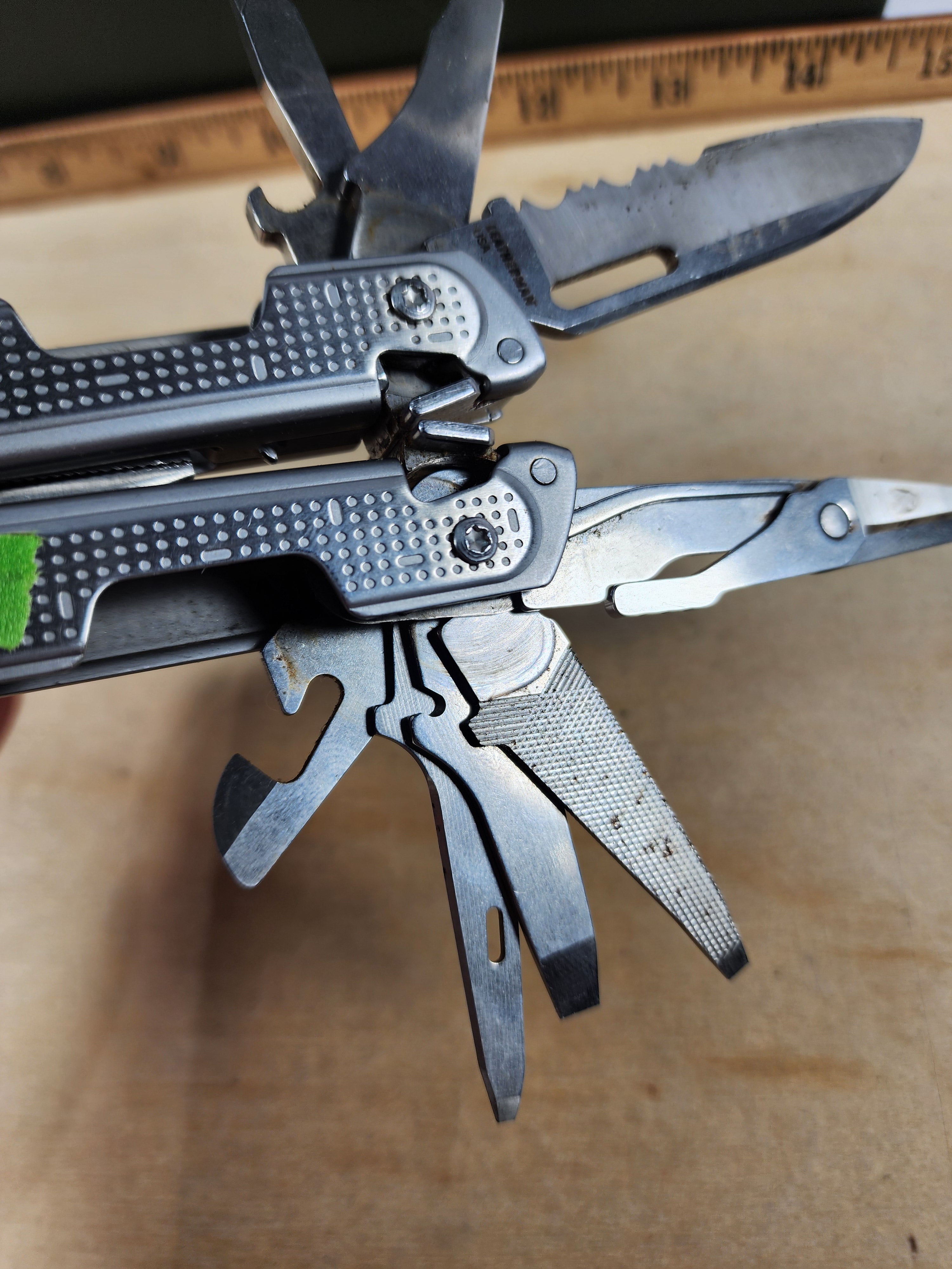 Leatherman Free P2 #-73 Light Usage, dirty