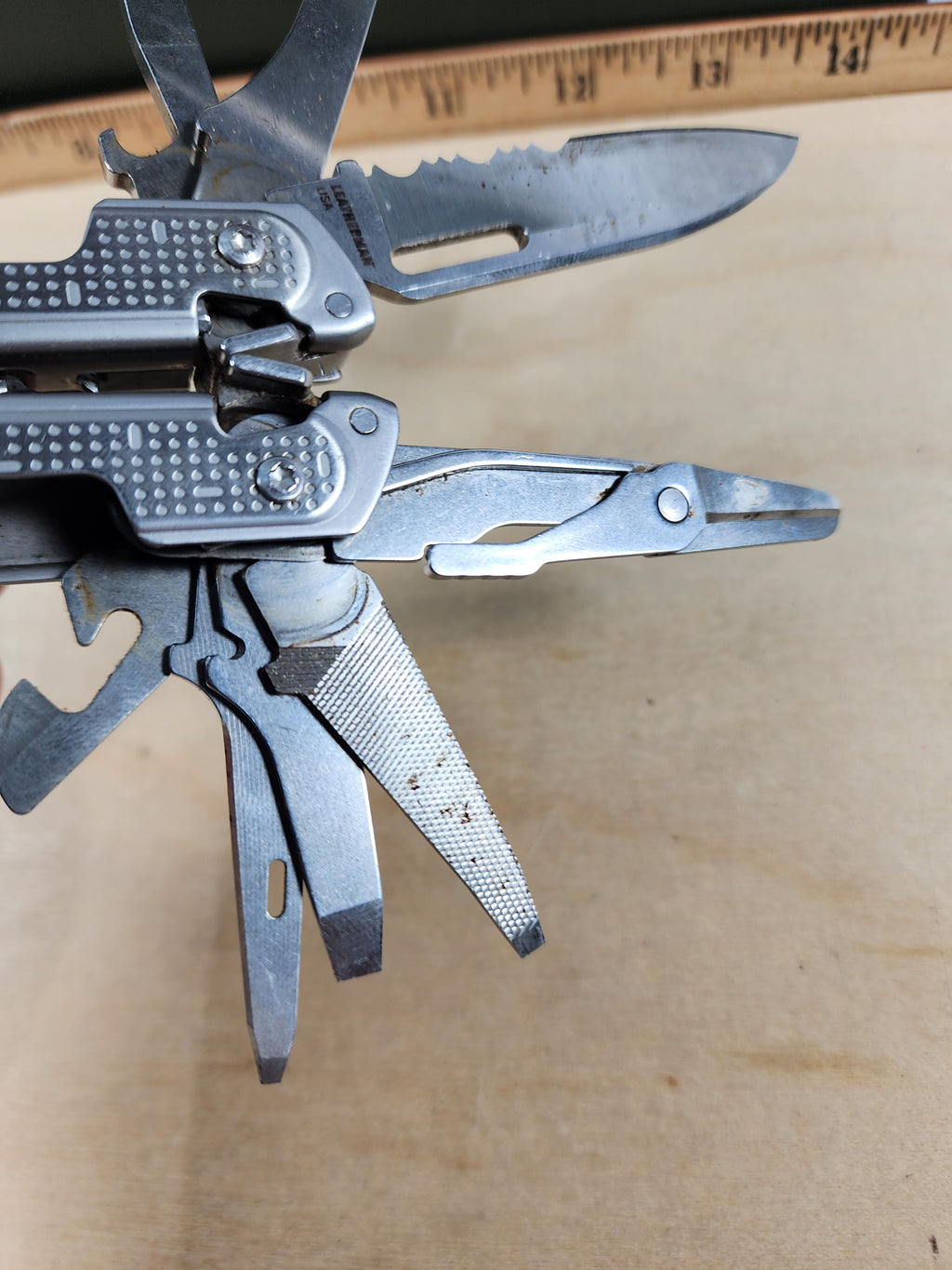 Leatherman Free P2 #-73 Light Usage, dirty