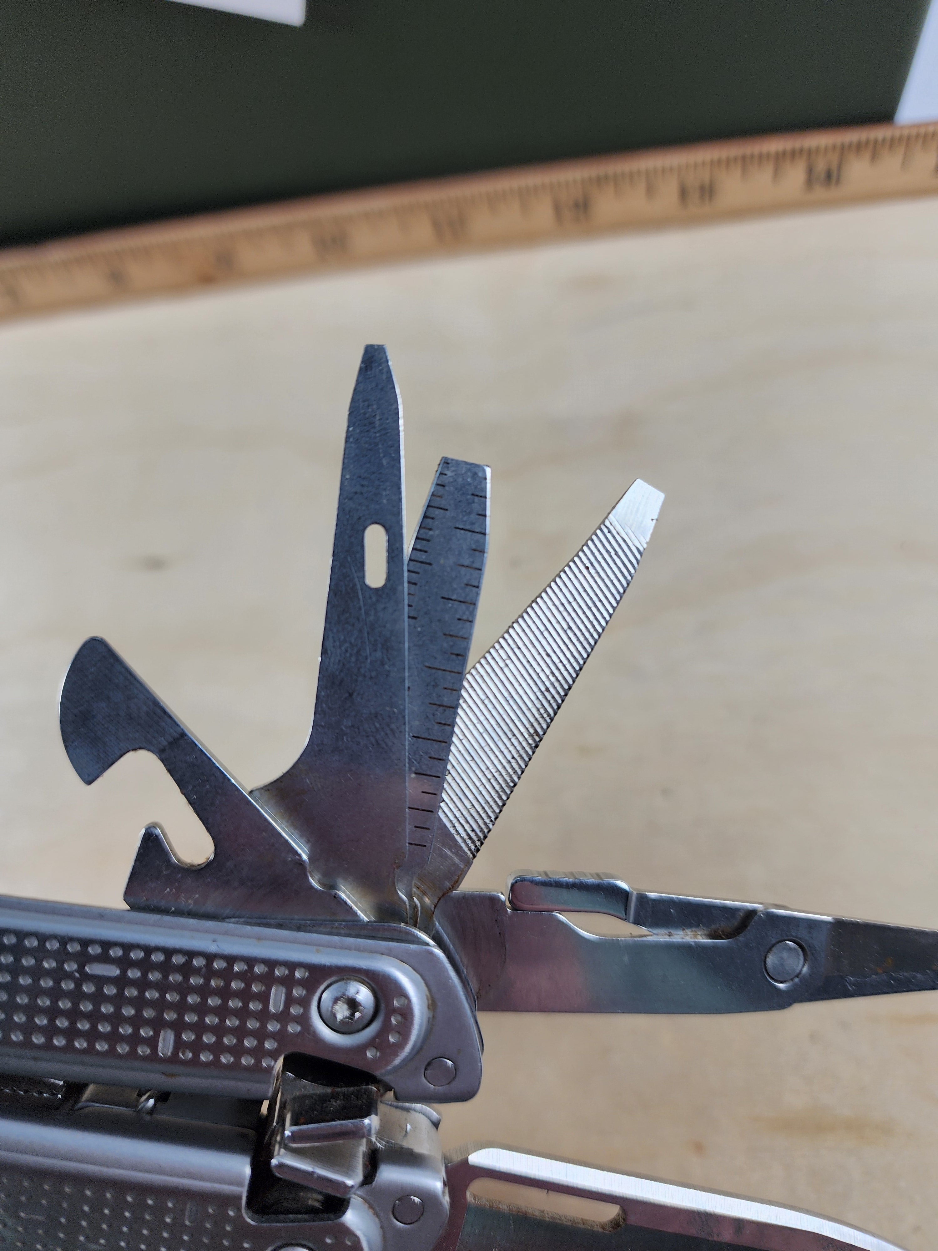 Leatherman Free P2 #-73 Light Usage, dirty
