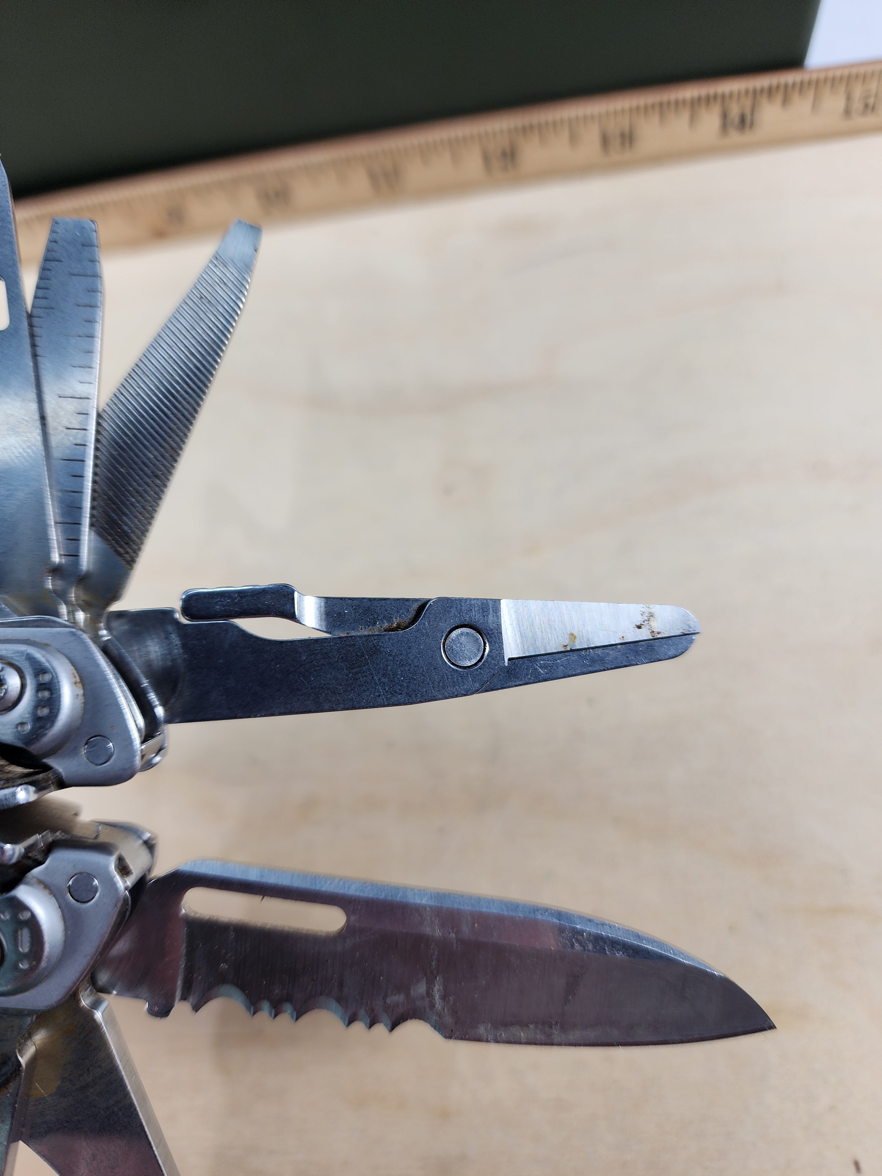 Leatherman Free P2 #-73 Light Usage, dirty
