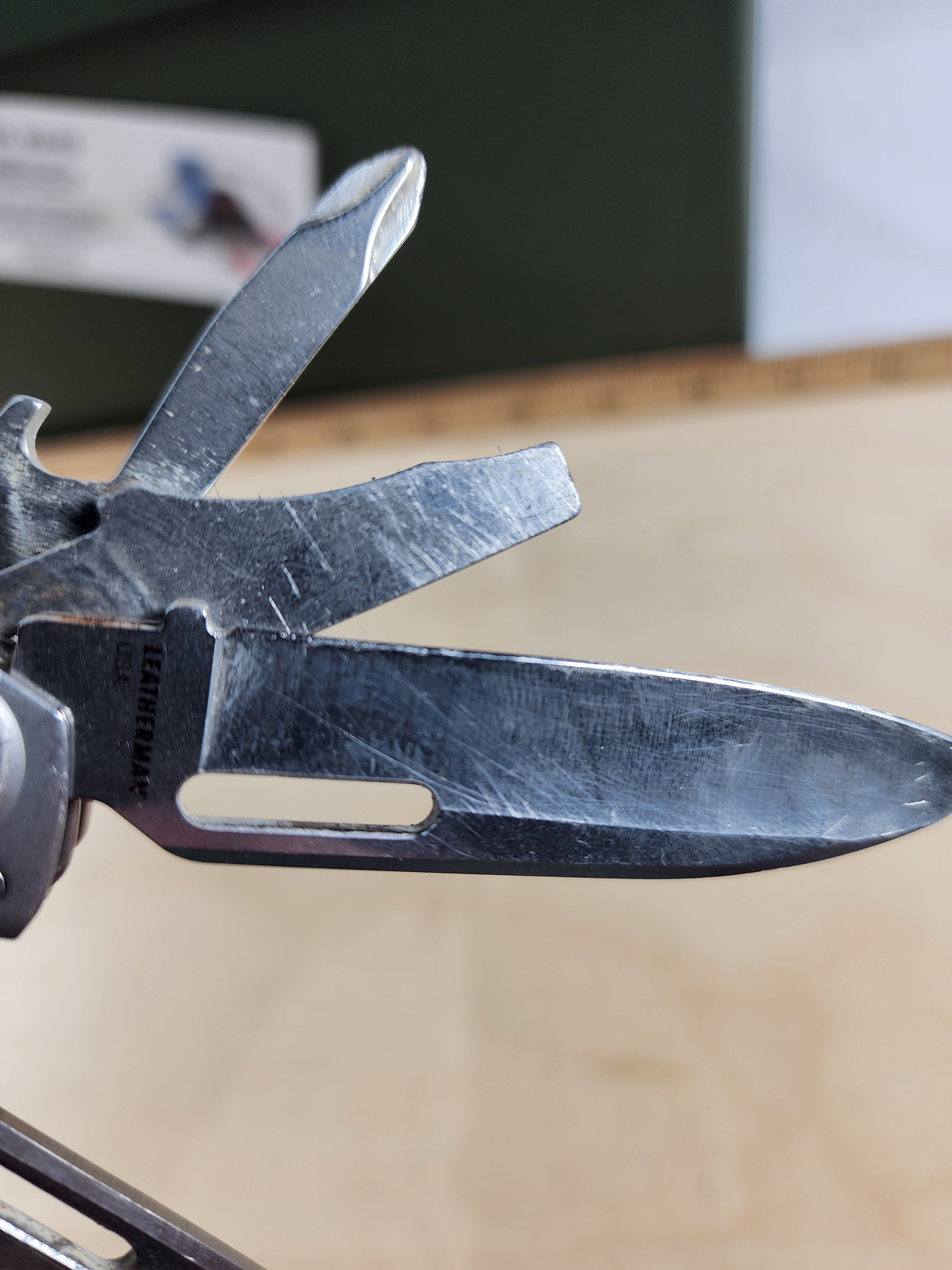 Leatherman Free P4 #-74 Light Usage, dirty, possible rust