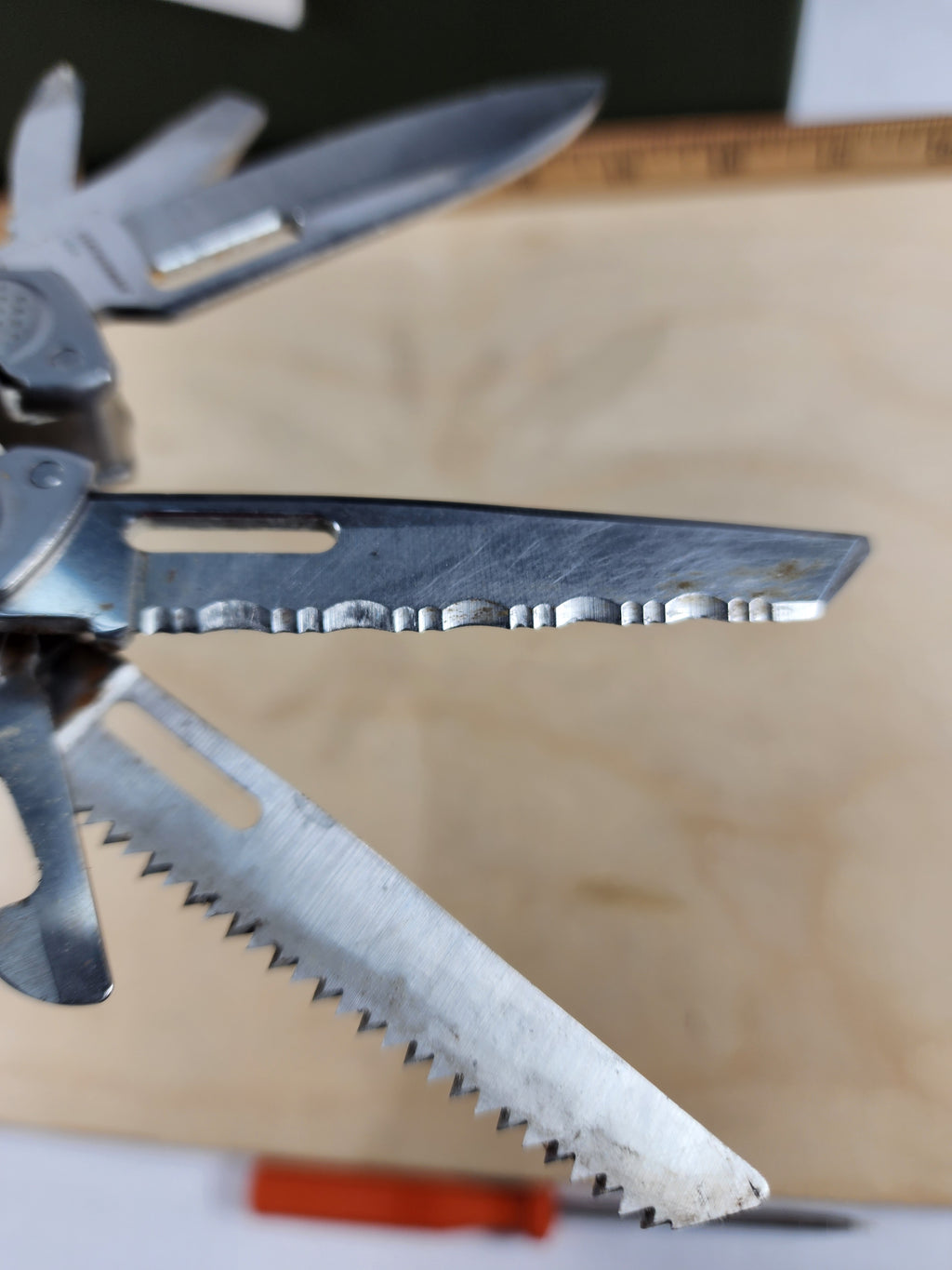 Leatherman Free P4 #-74 Light Usage, dirty, possible rust