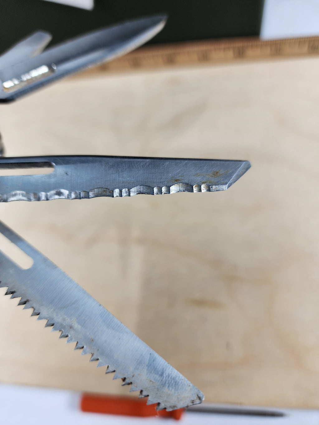 Leatherman Free P4 #-74 Light Usage, dirty, possible rust