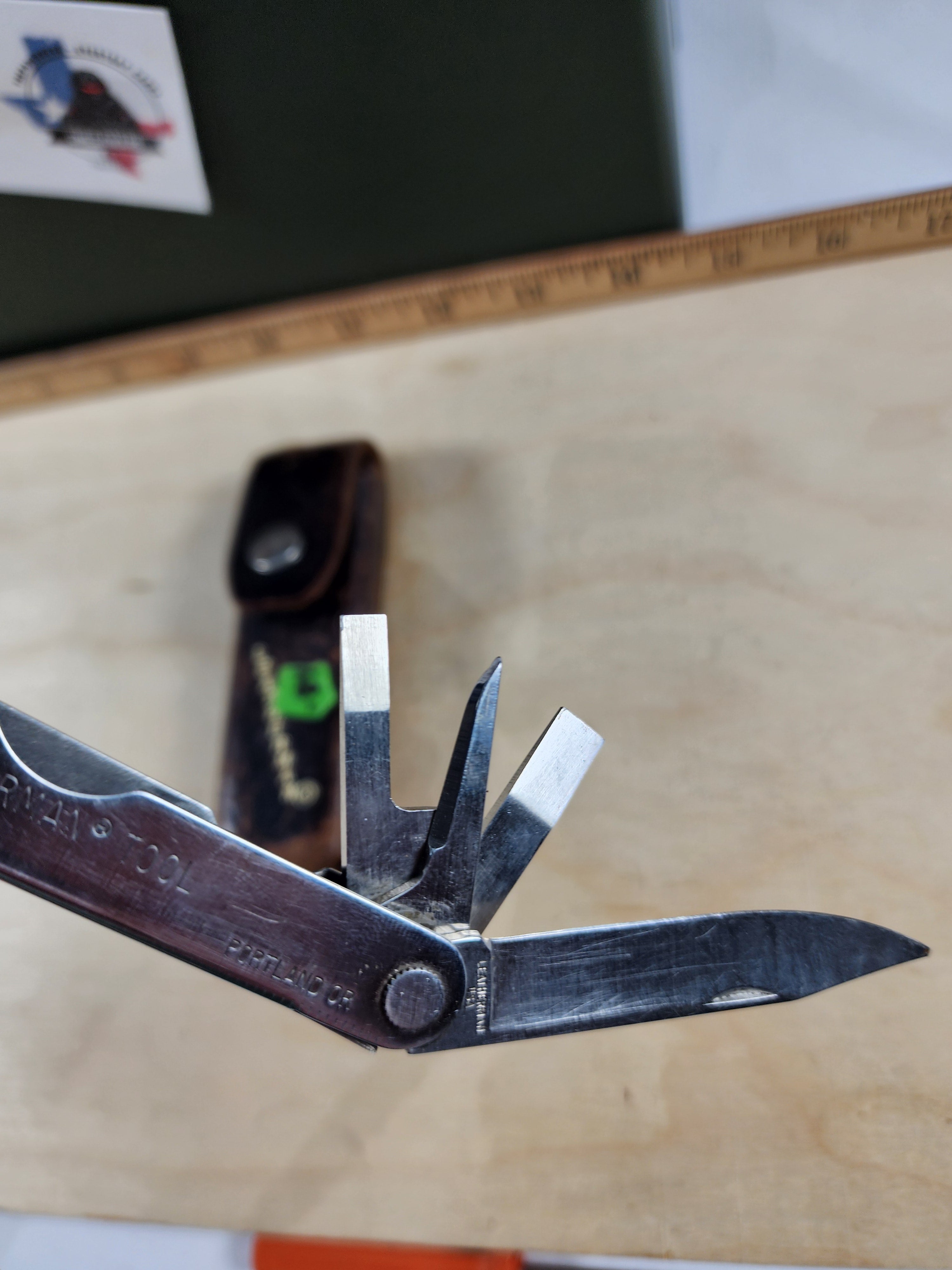 Leatherman PST #-84 Original, light usage, wire cutters chipped 0993 dates