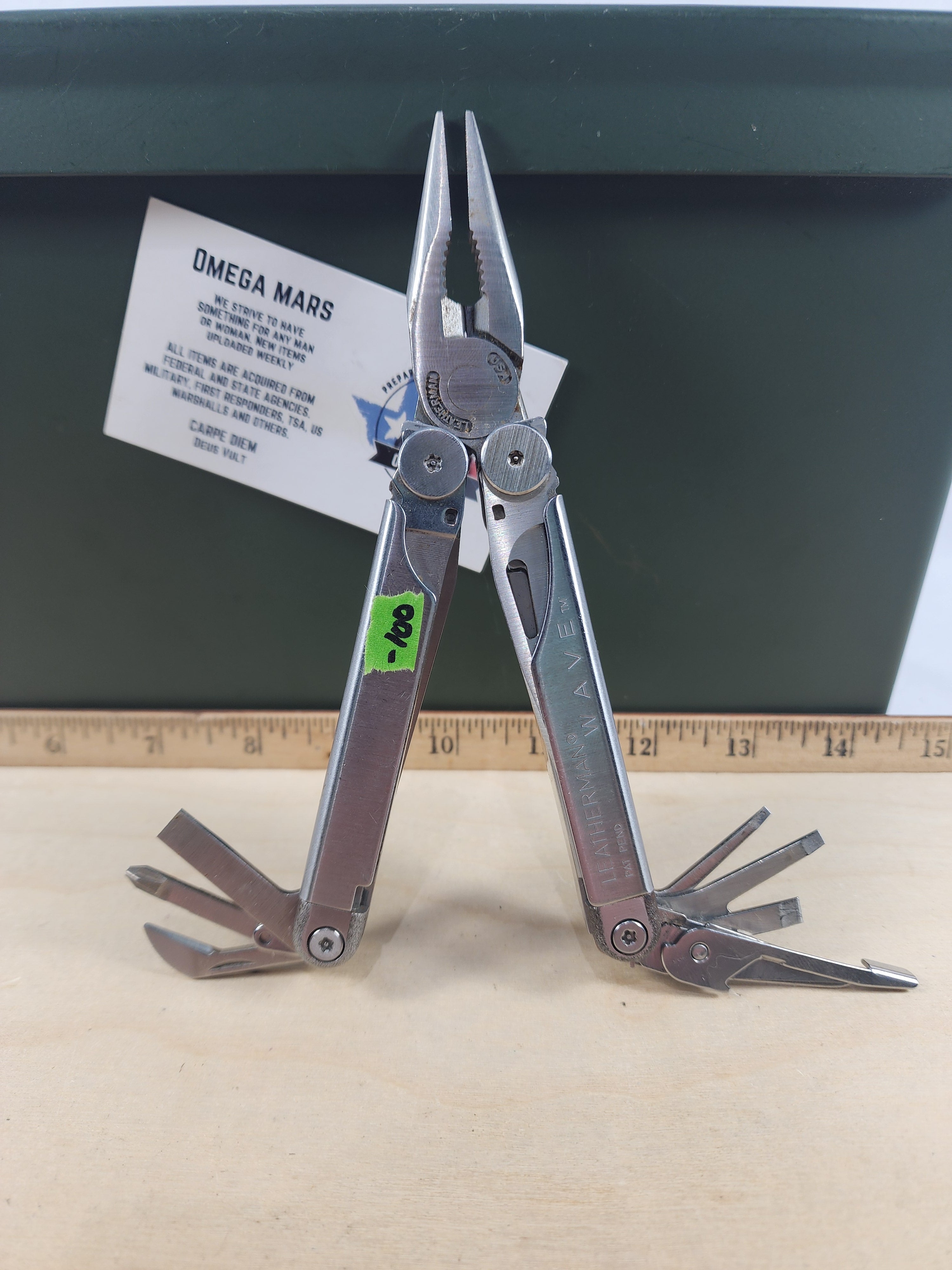 Leatherman Wave #-100 Original, light usage, Handles a wee bit loose 0998/1098