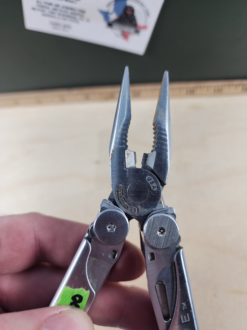 Leatherman Wave #-100 Original, light usage, Handles a wee bit loose 0998/1098
