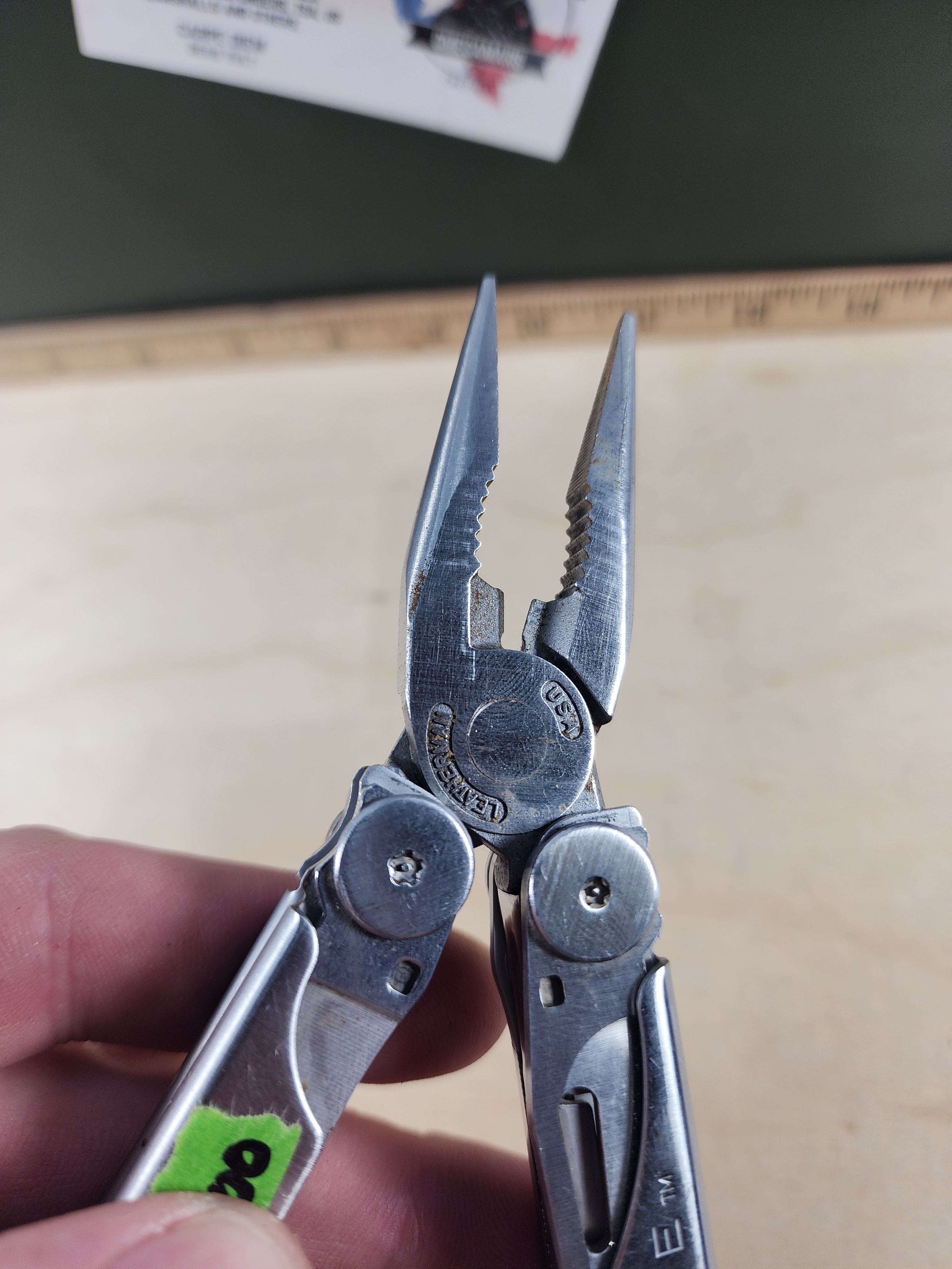 Leatherman Wave #-100 Original, light usage, Handles a wee bit loose 0998/1098
