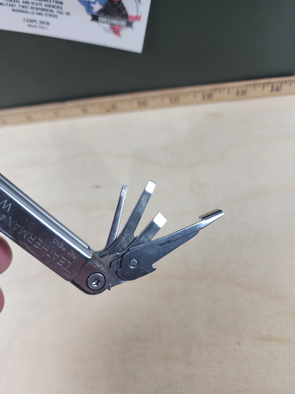 Leatherman Wave #-100 Original, light usage, Handles a wee bit loose 0998/1098