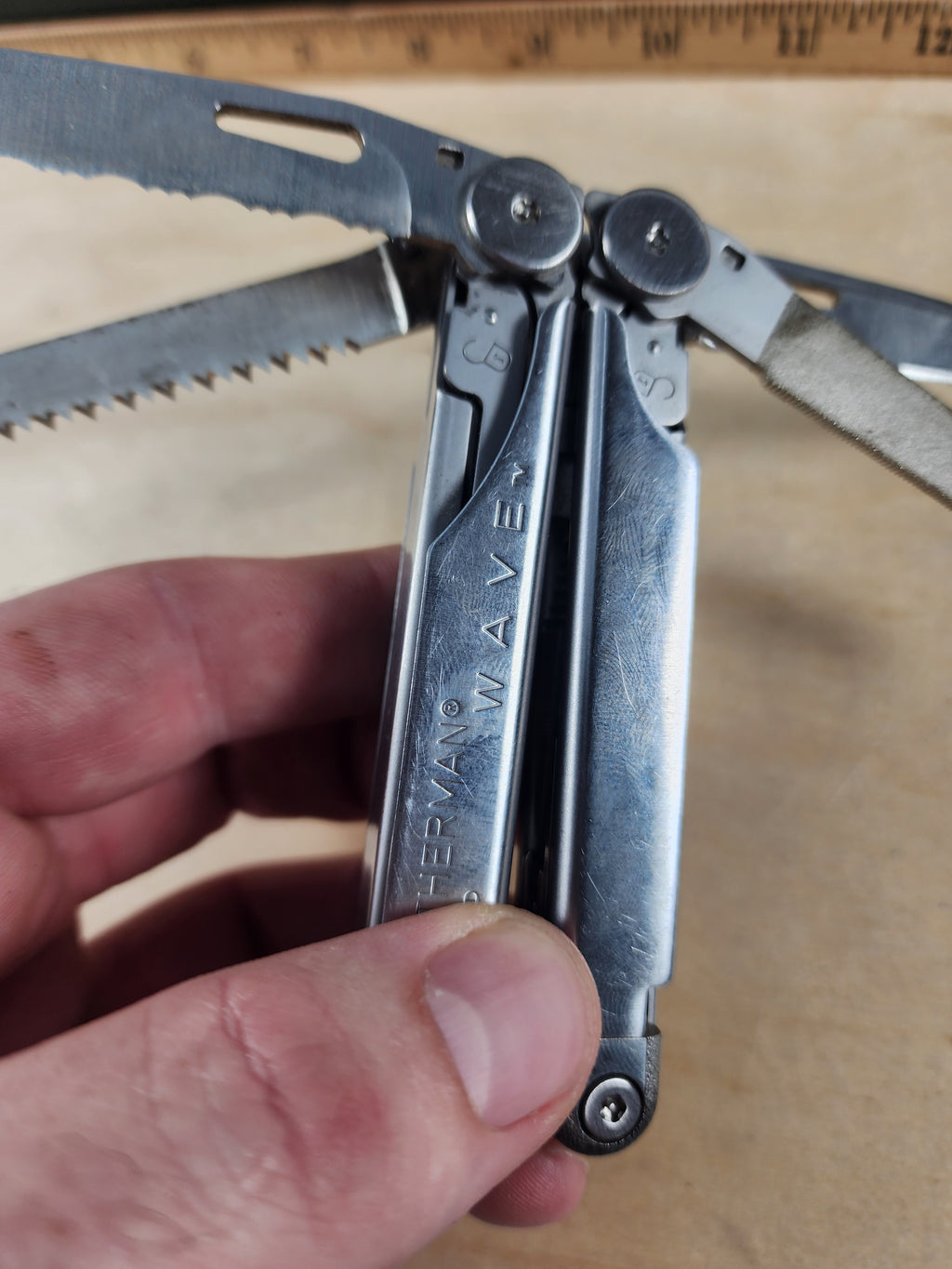 Leatherman Wave #-100 Original, light usage, Handles a wee bit loose 0998/1098