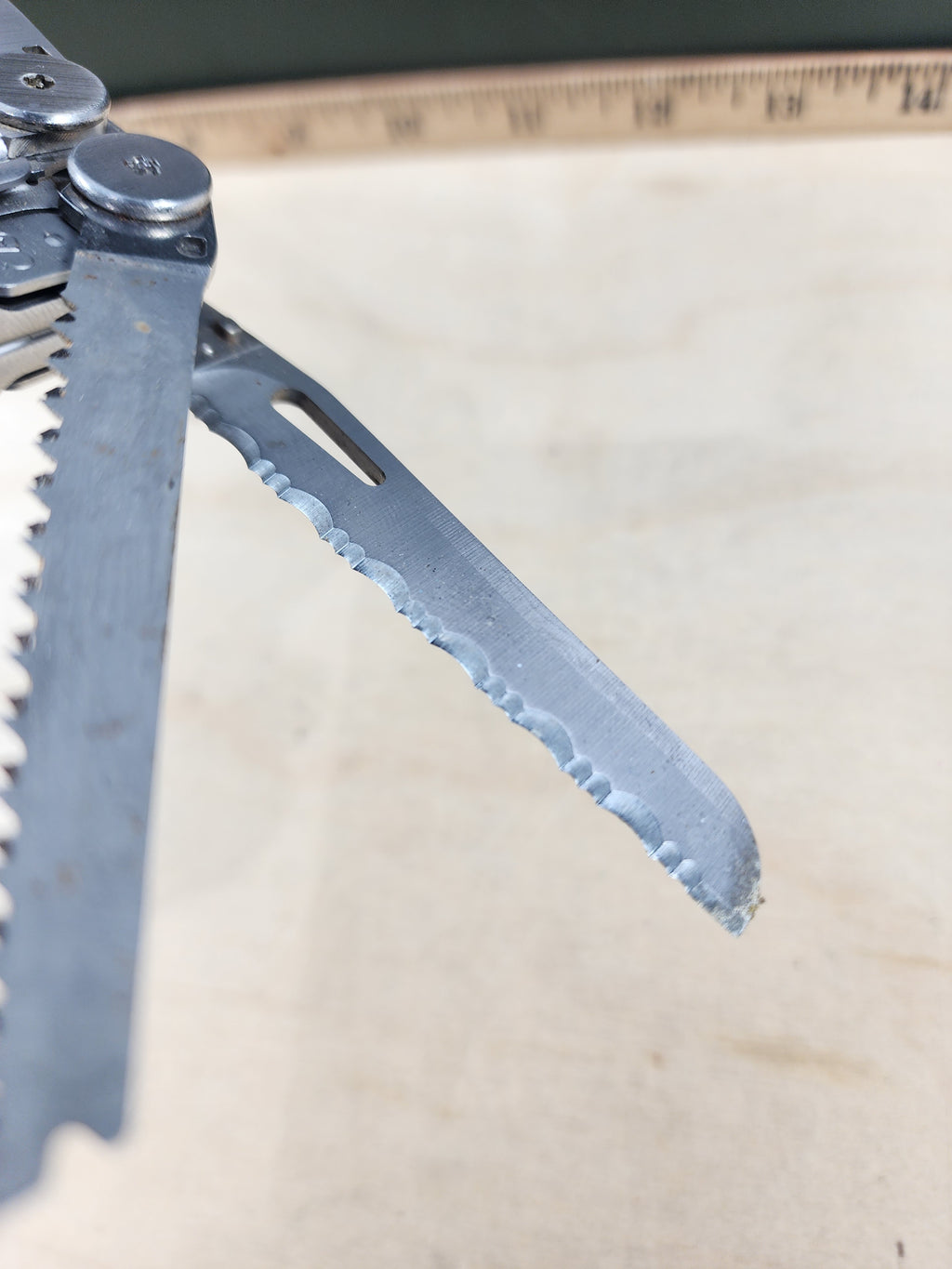 Leatherman Wave #-100 Original, light usage, Handles a wee bit loose 0998/1098