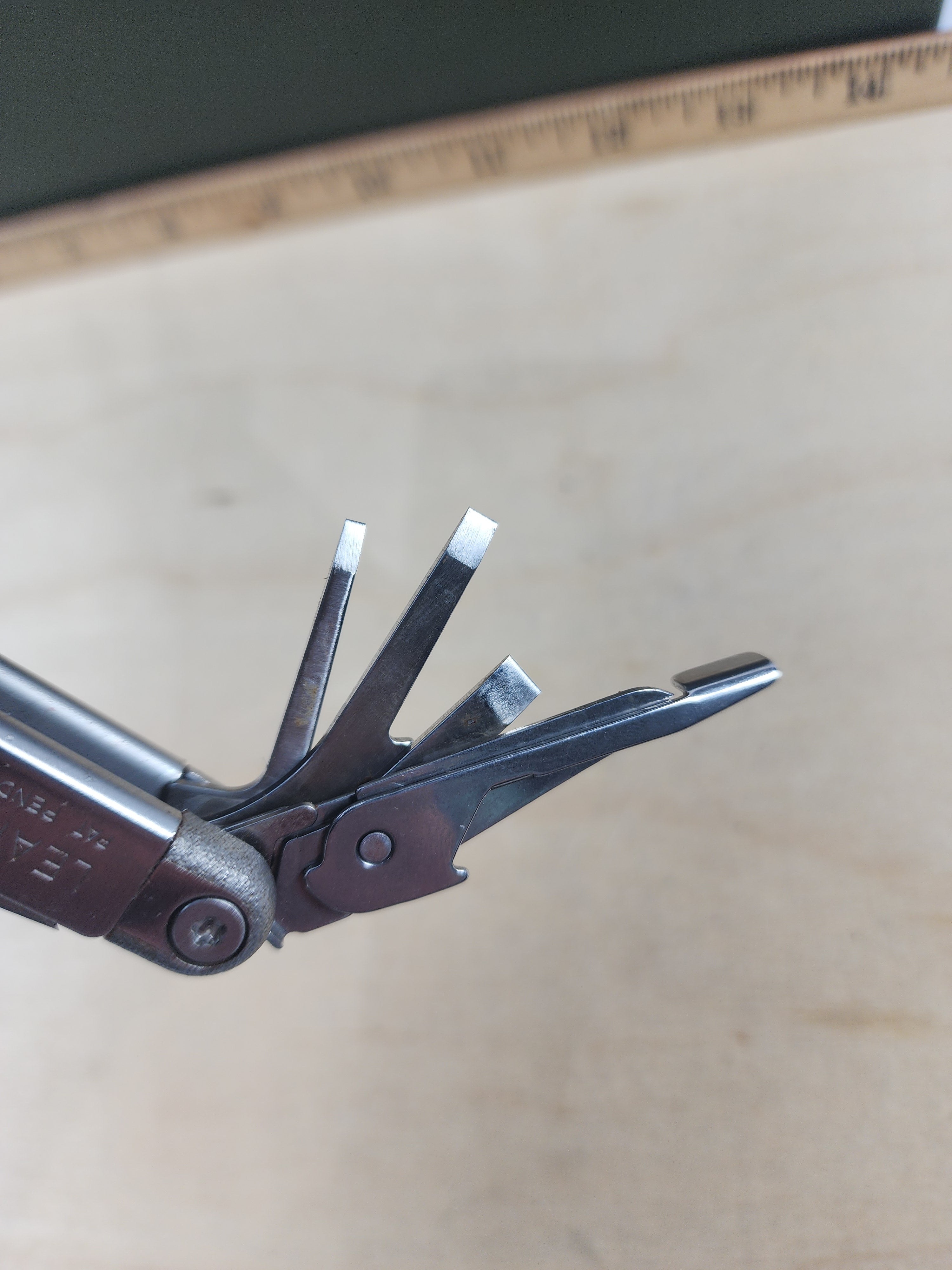 Leatherman Wave #-102 Original, light usage, dirty, 0800-0600