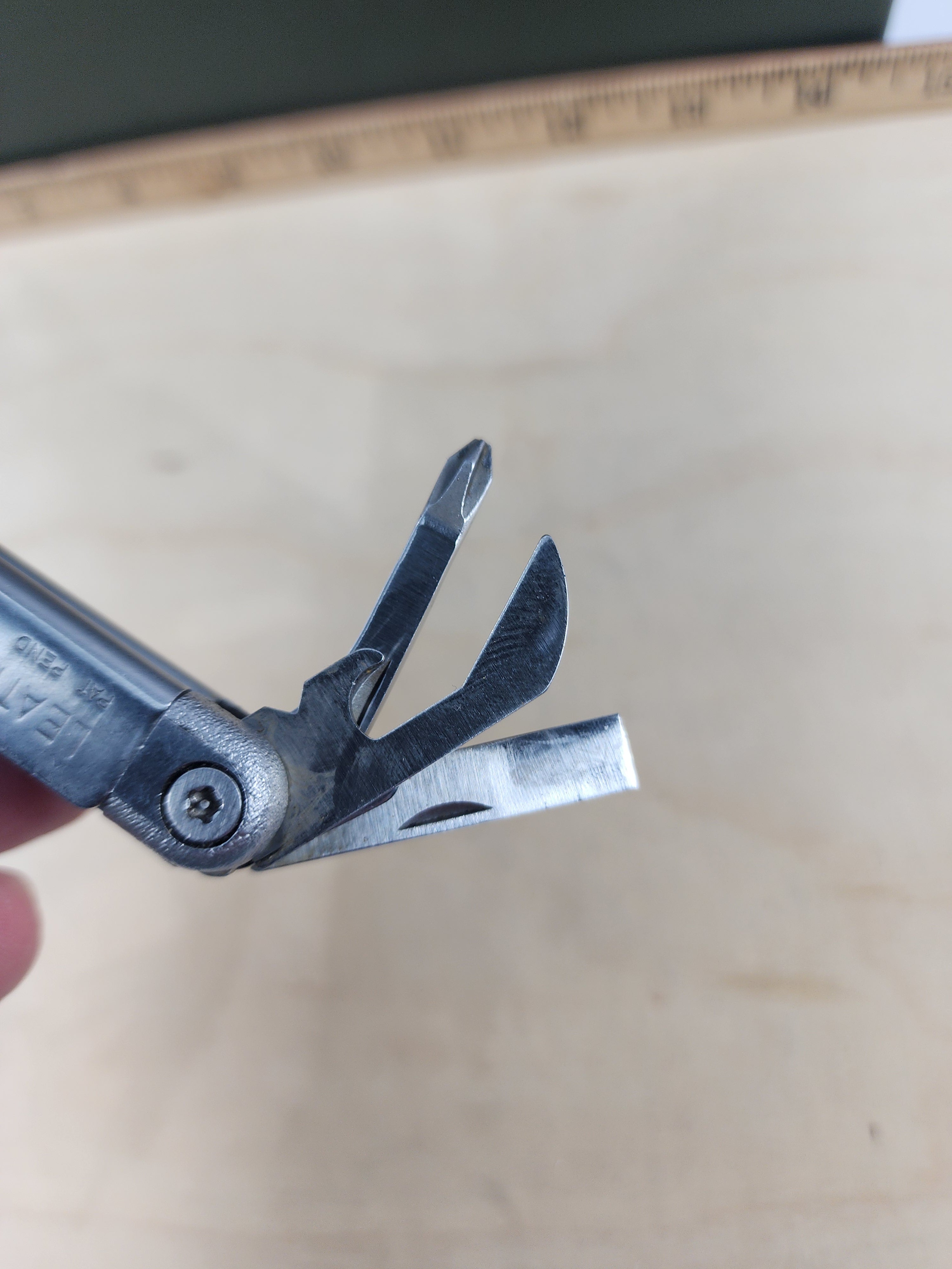 Leatherman Wave #-104 Original, light usage, dirty, possible rust 0100/1099