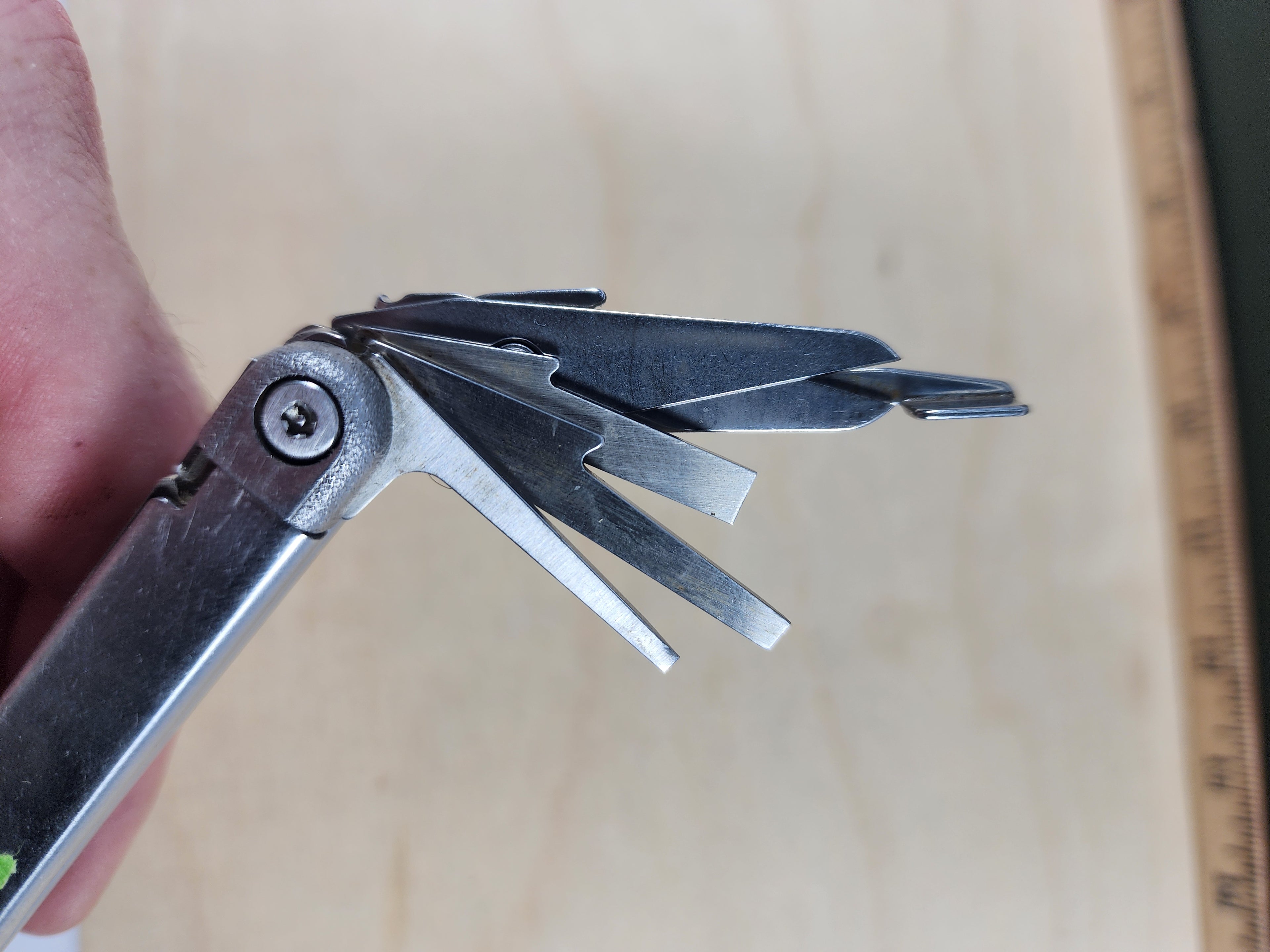 Leatherman Wave #-104 Original, light usage, dirty, possible rust 0100/1099