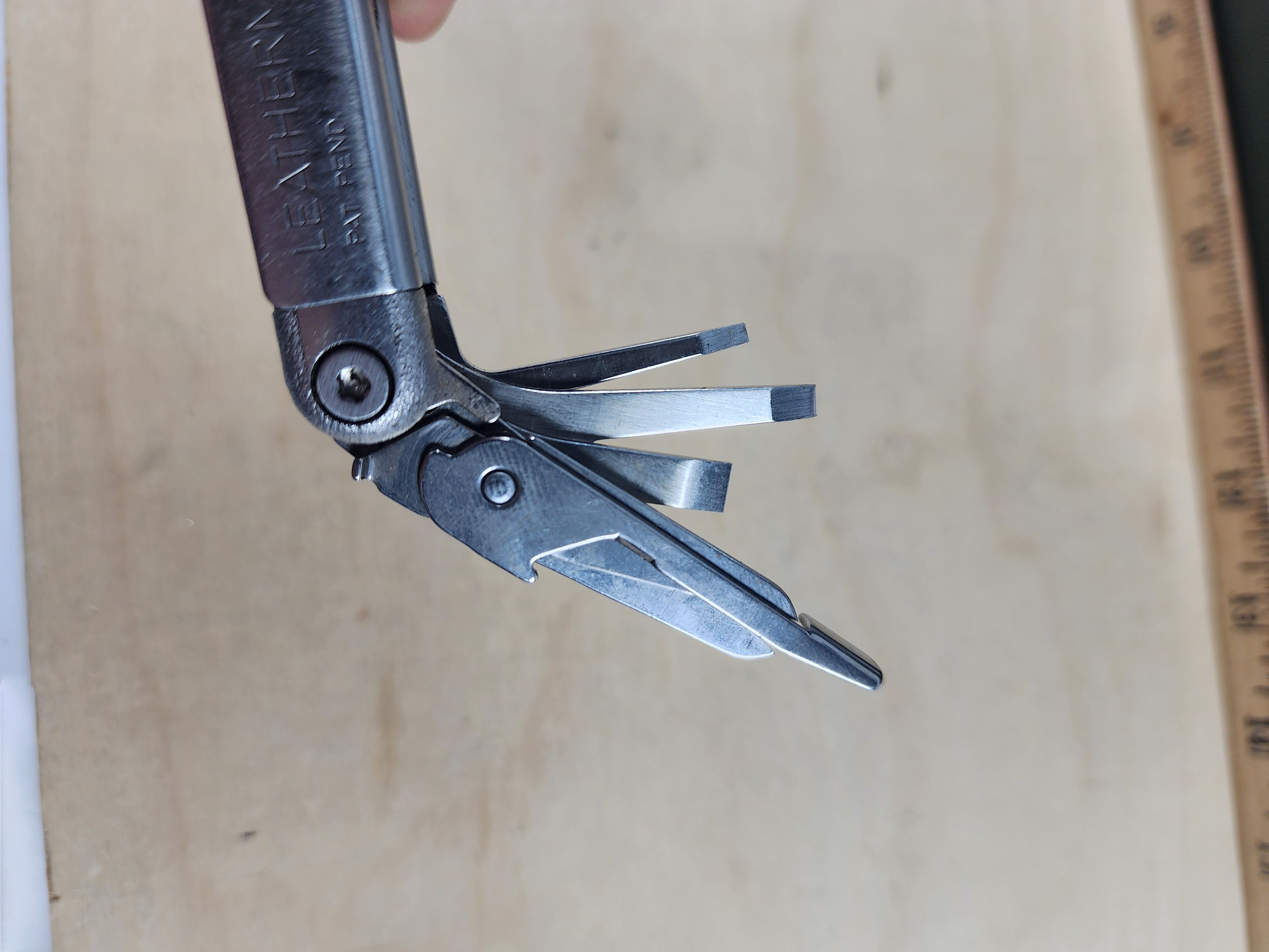 Leatherman Wave #-104 Original, light usage, dirty, possible rust 0100/1099