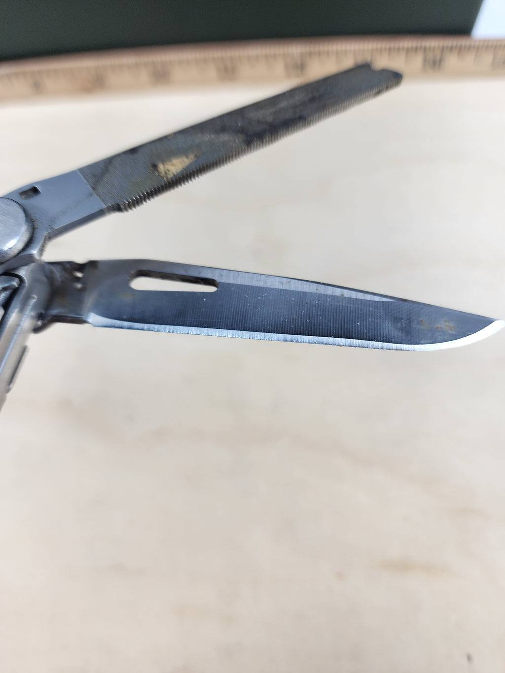 Leatherman Wave #-104 Original, light usage, dirty, possible rust 0100/1099