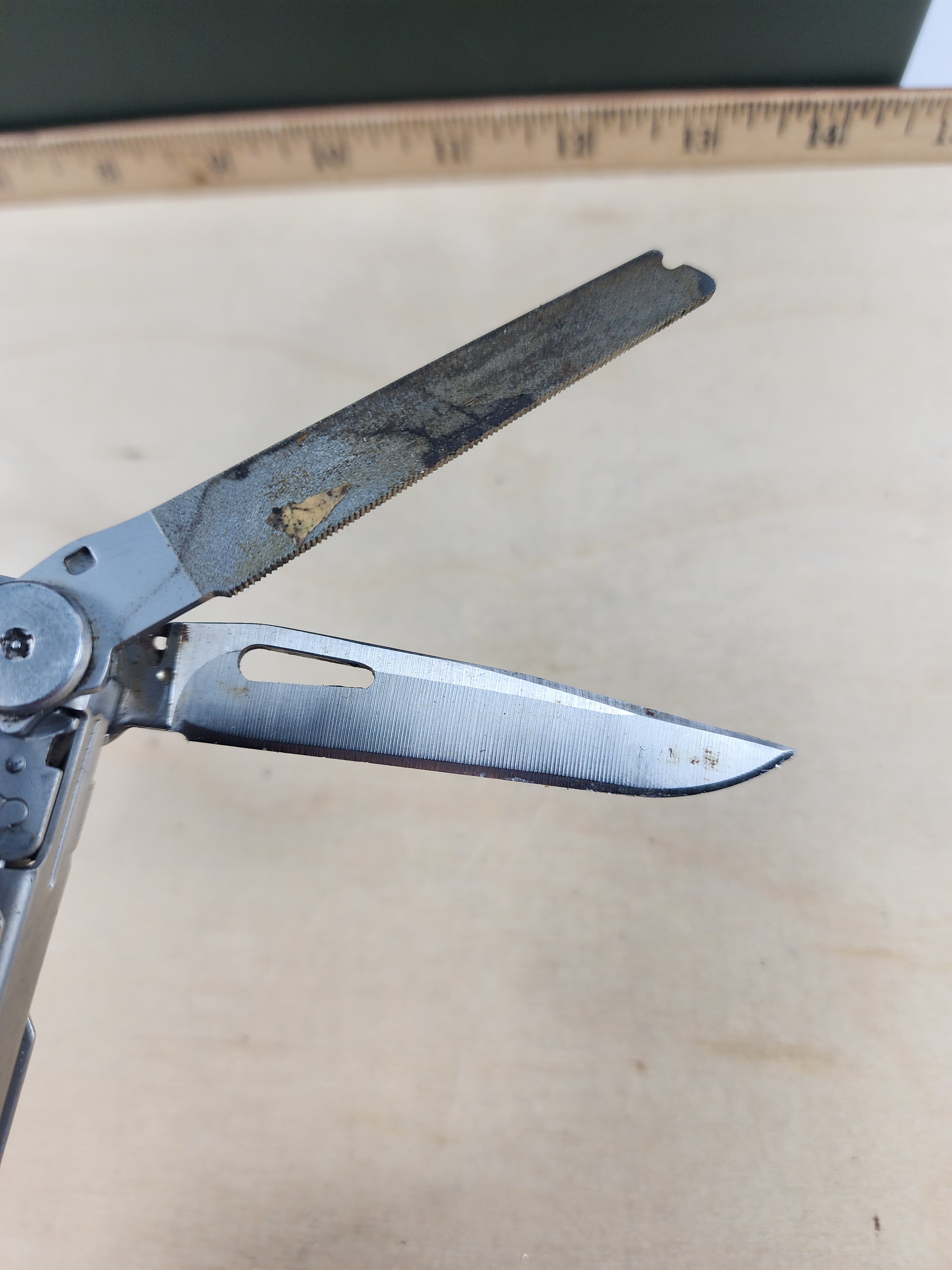 Leatherman Wave #-104 Original, light usage, dirty, possible rust 0100/1099