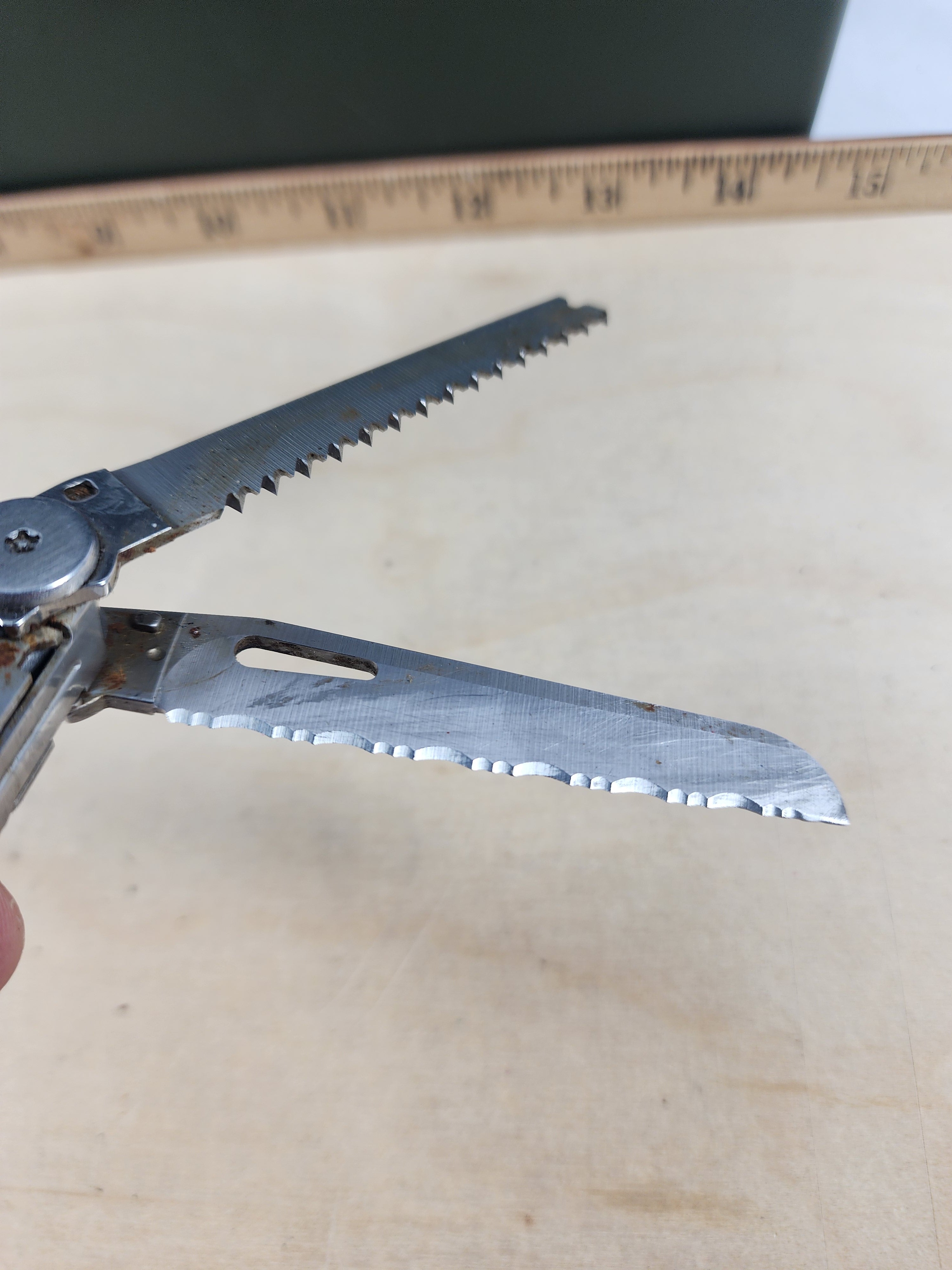 Leatherman Wave #-104 Original, light usage, dirty, possible rust 0100/1099