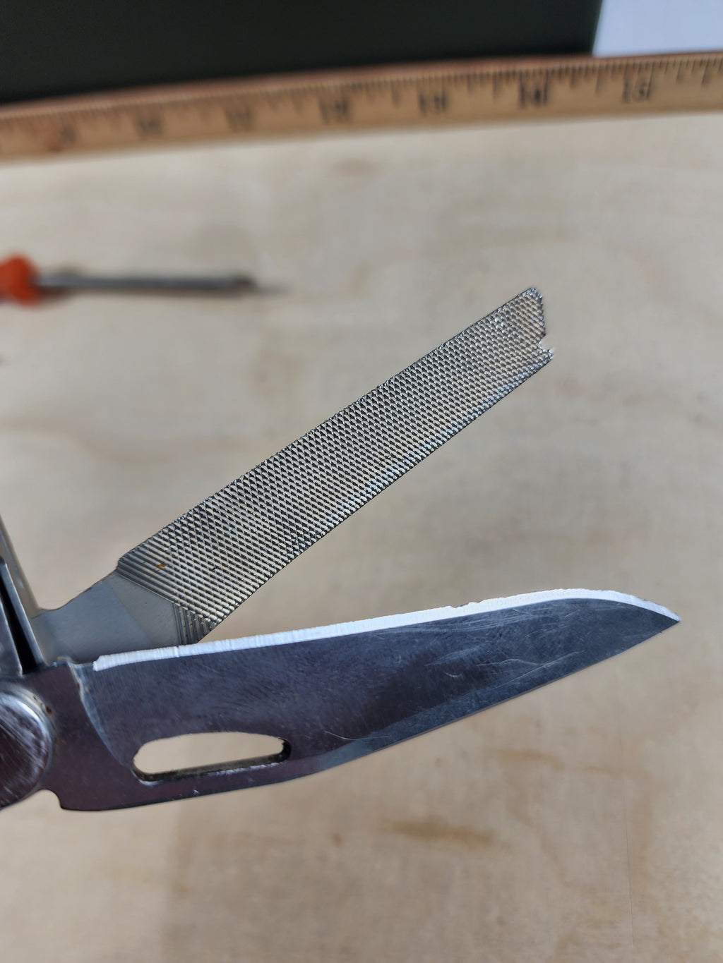 Leatherman Wave #-108 light usage, dirty, knife chipped
