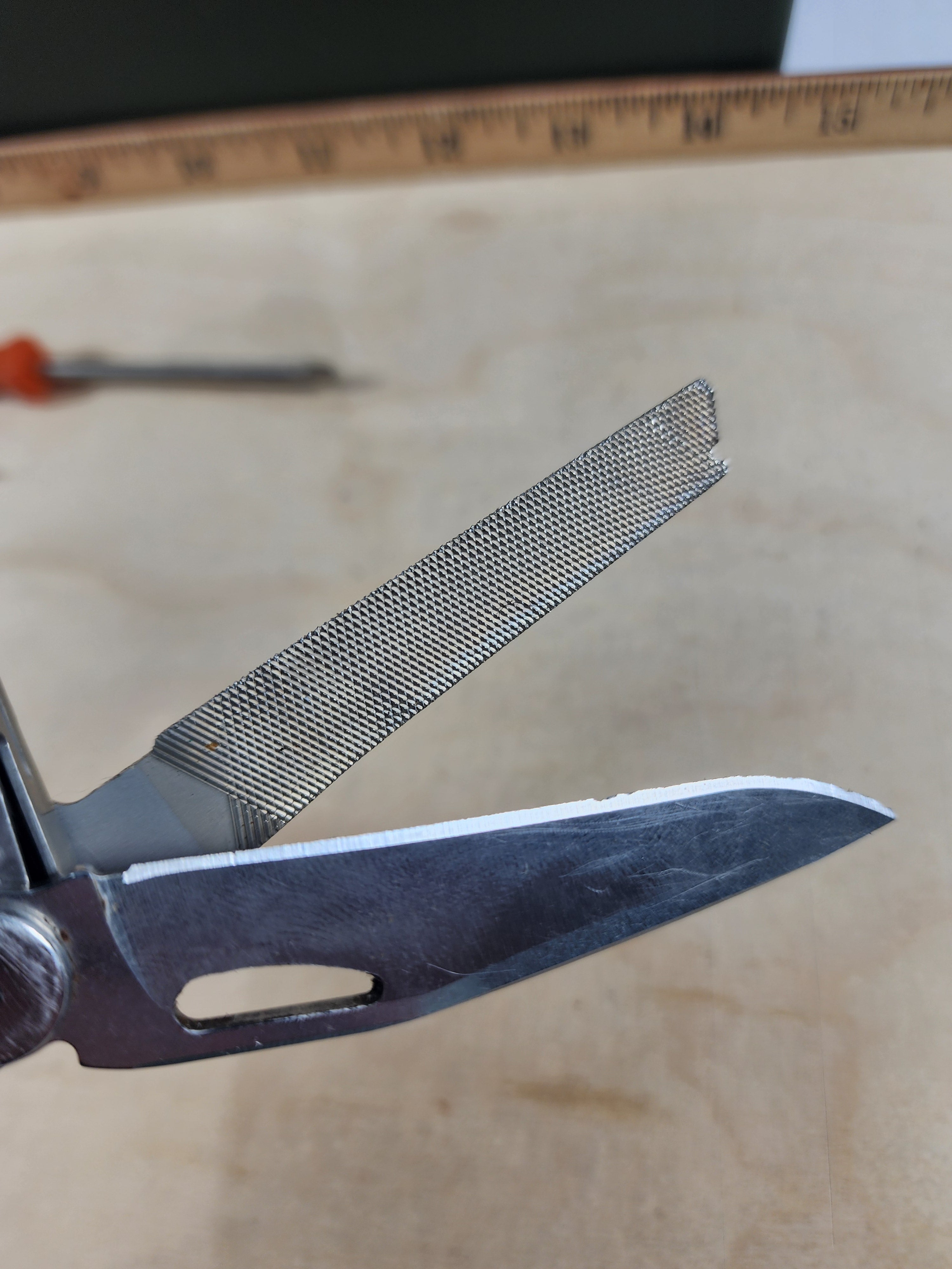 Leatherman Wave #-108 light usage, dirty, knife chipped