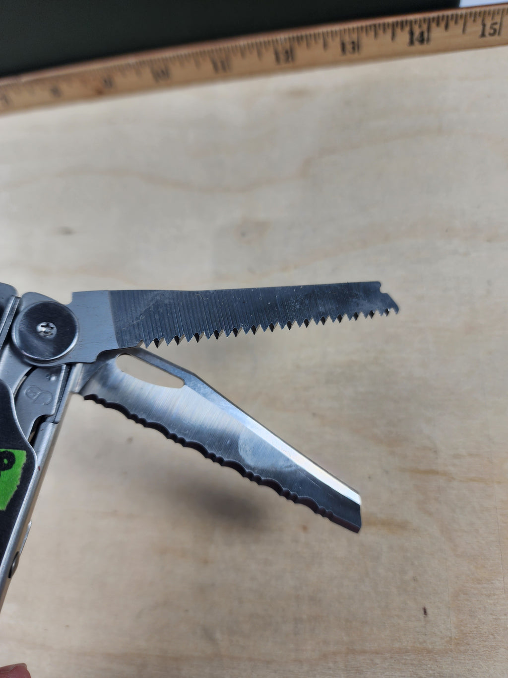 Leatherman Wave #-108 light usage, dirty, knife chipped