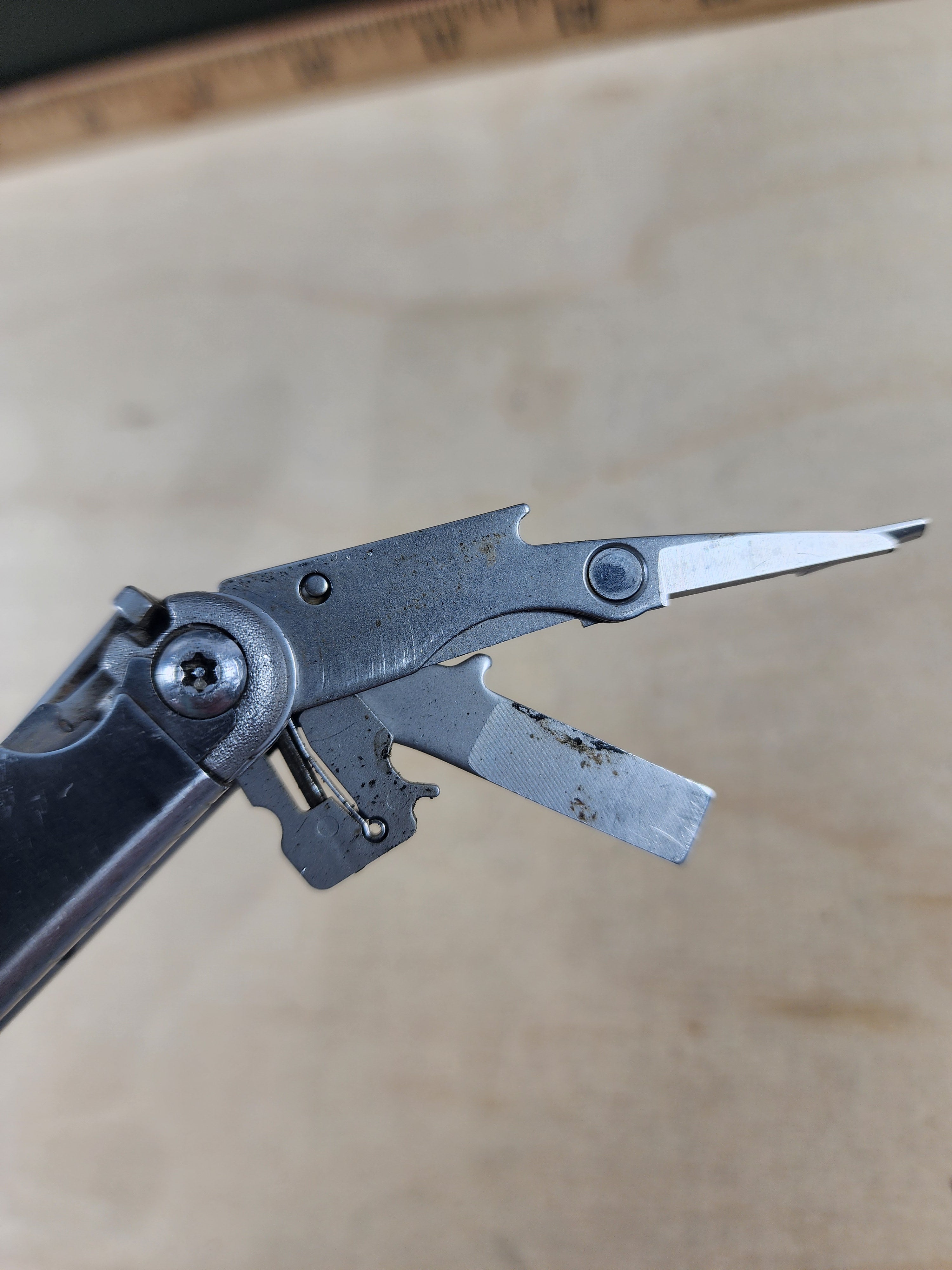 Leatherman Wave #-++108 Moderate usage, dirty, possible rust