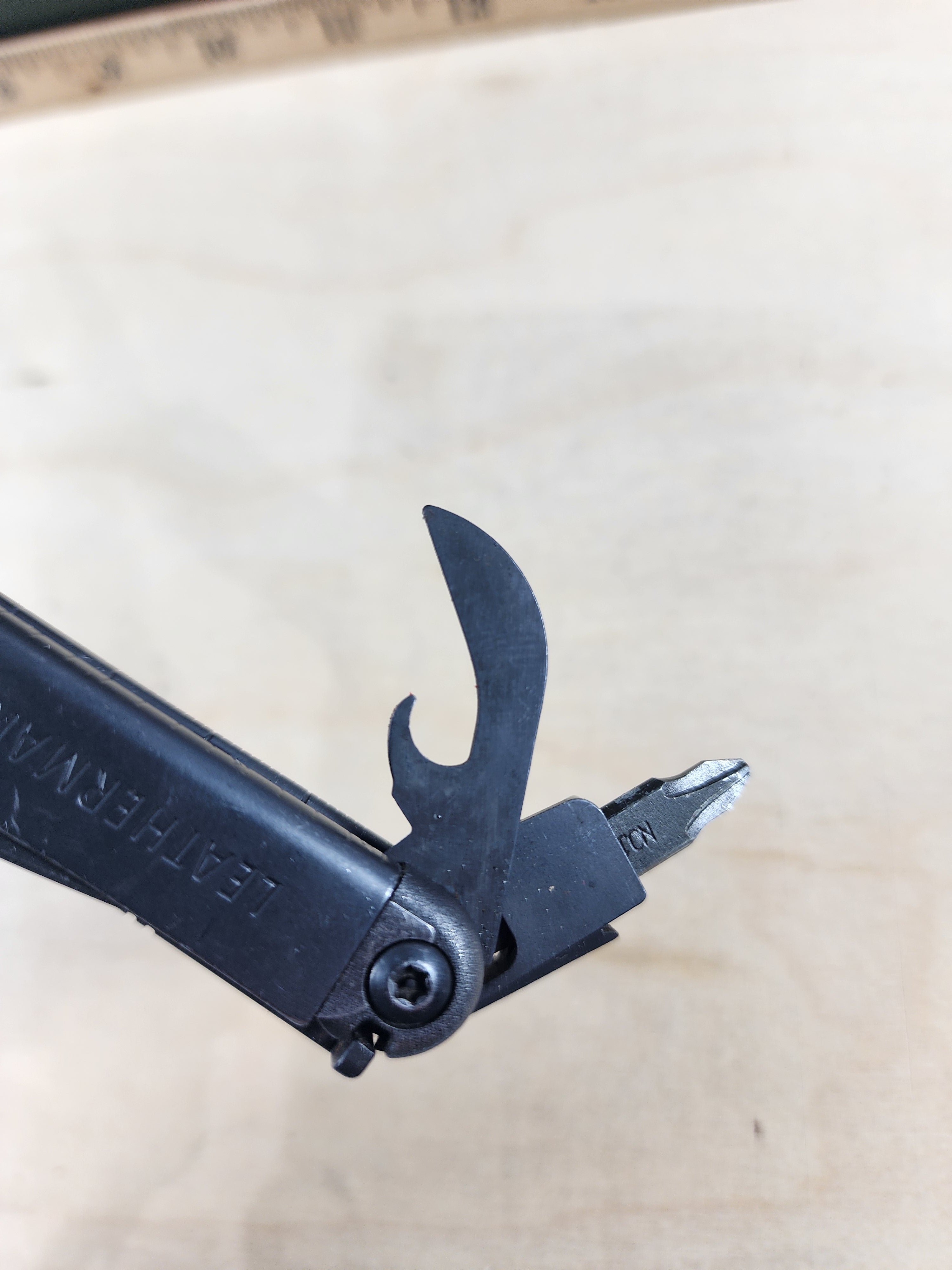 Leatherman Wave #-109 light usage, dirty, rust present