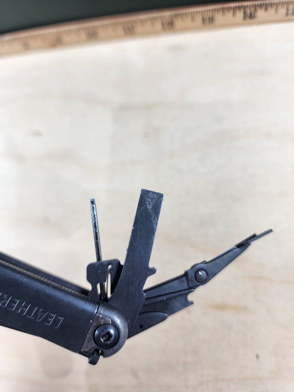 Leatherman Wave #-109 light usage, dirty, rust present