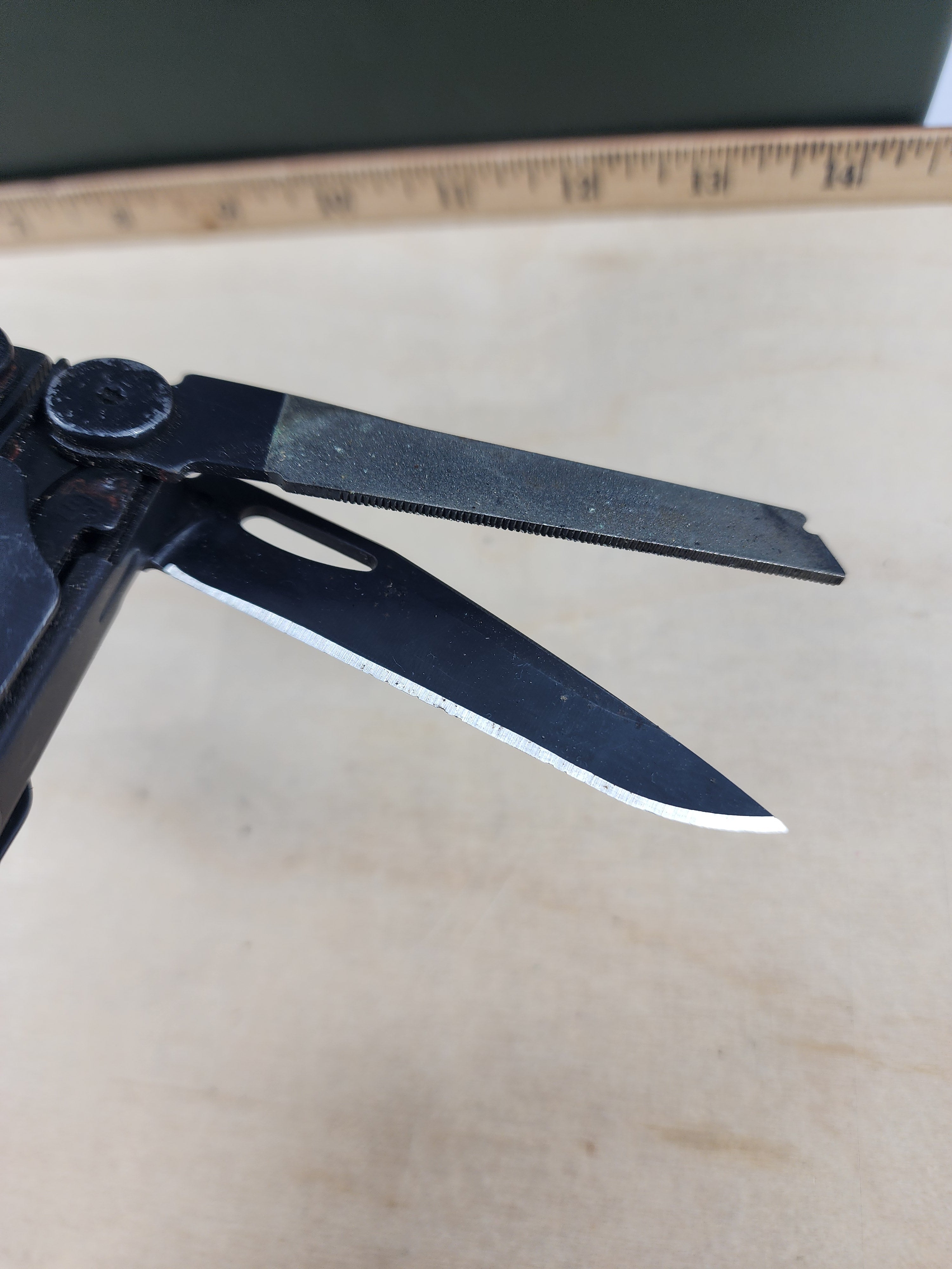 Leatherman Wave #-109 light usage, dirty, rust present
