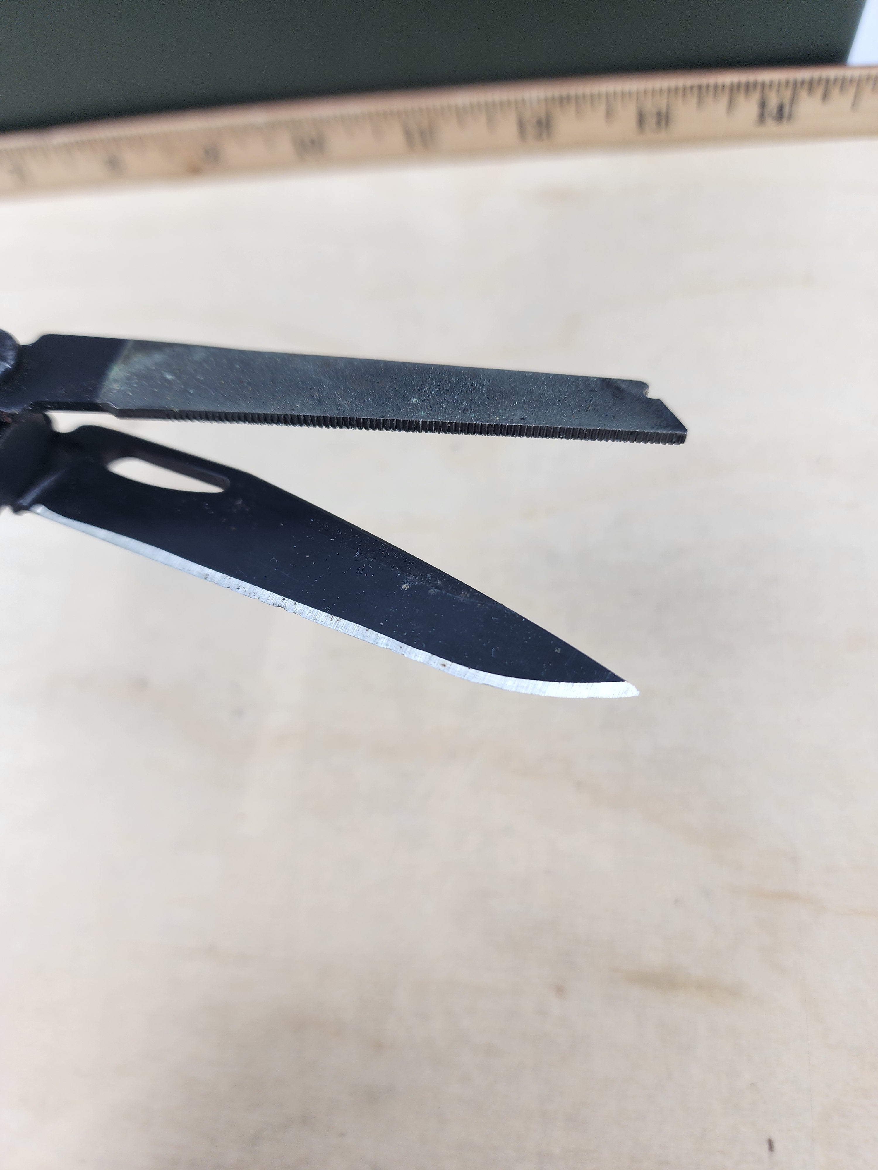 Leatherman Wave #-109 light usage, dirty, rust present