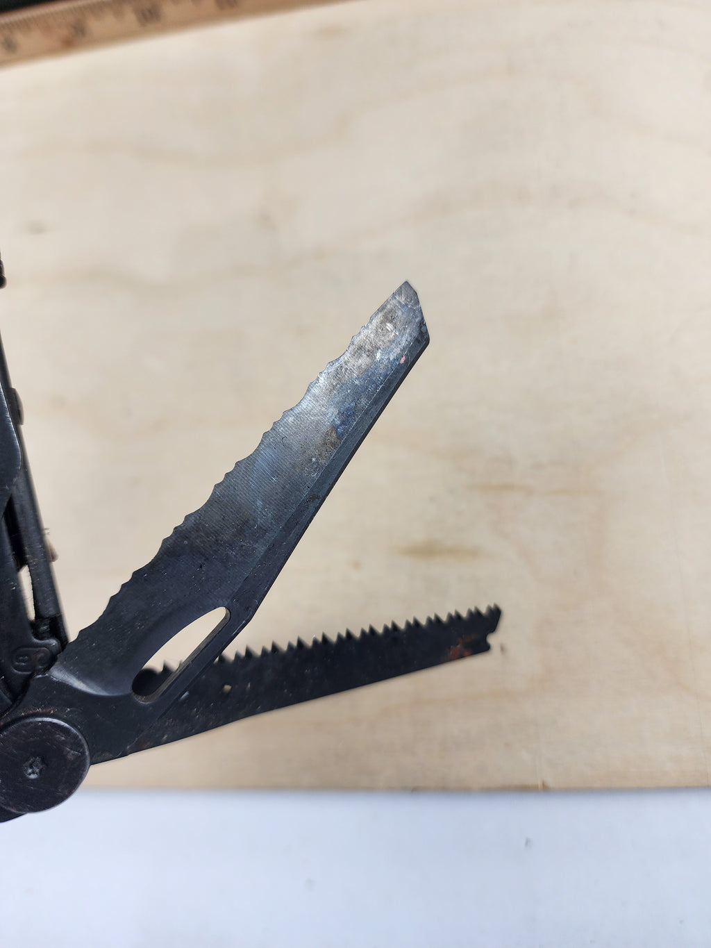 Leatherman Wave #-109 light usage, dirty, rust present