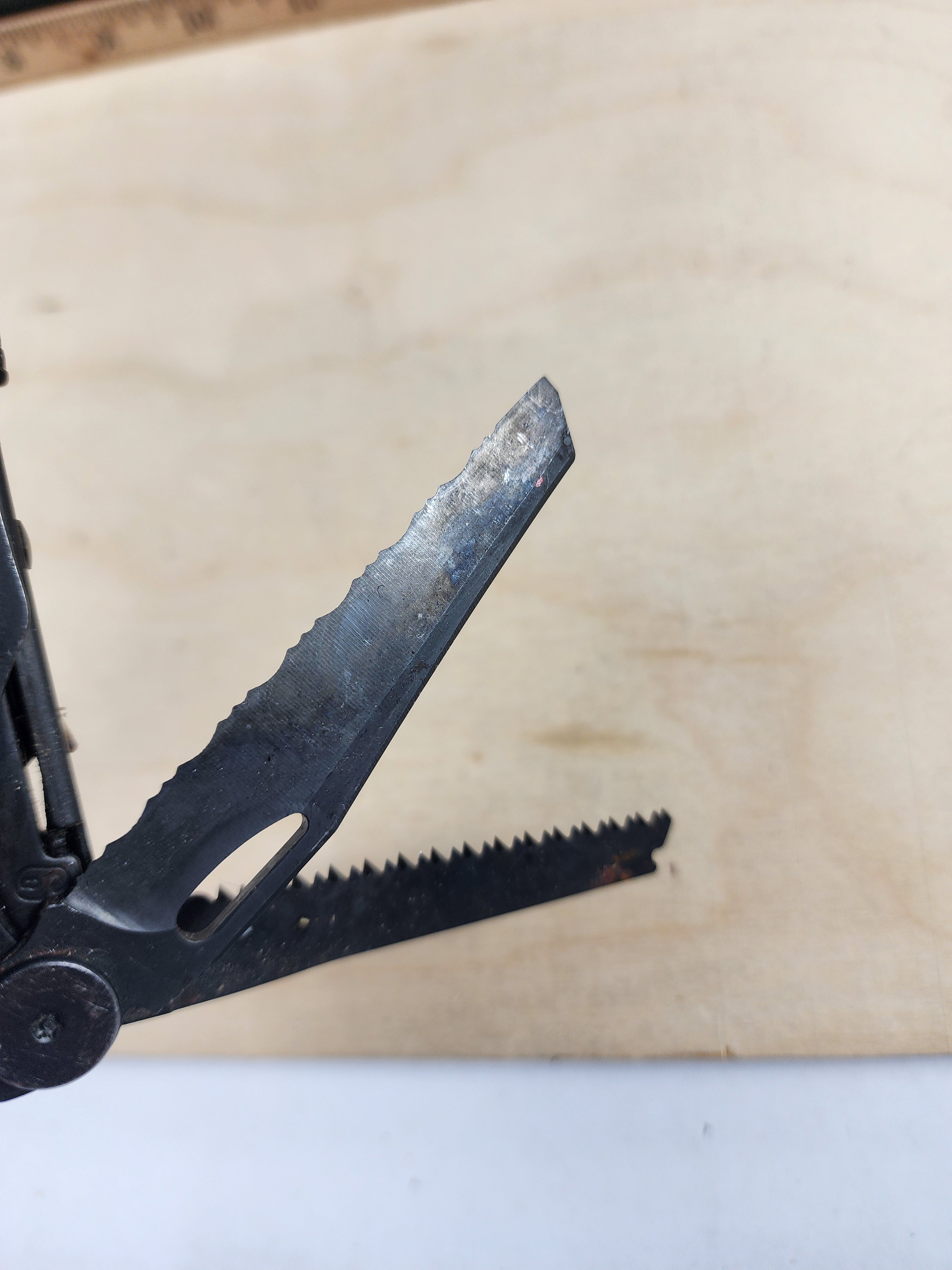 Leatherman Wave #-109 light usage, dirty, rust present