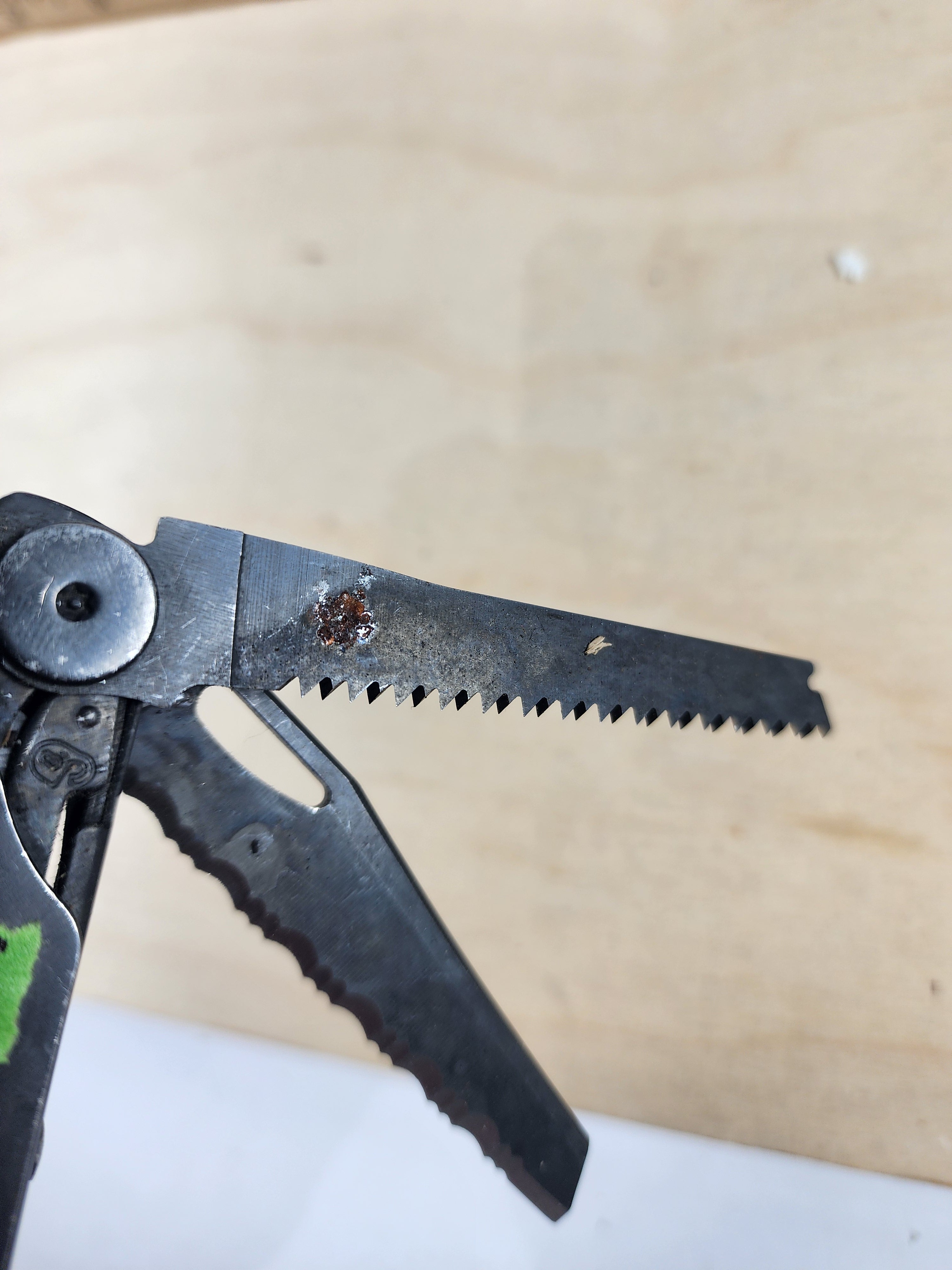 Leatherman Wave #-109 light usage, dirty, rust present