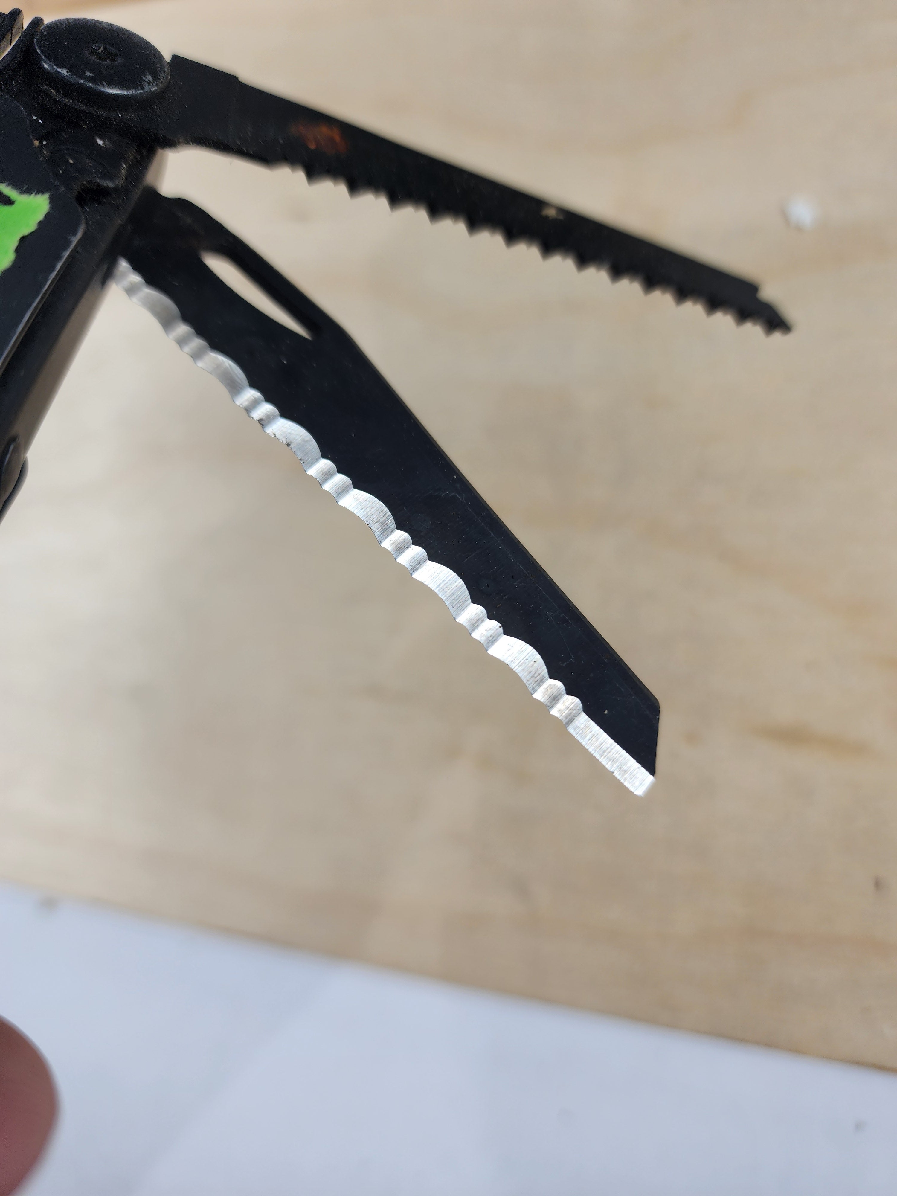 Leatherman Wave #-109 light usage, dirty, rust present