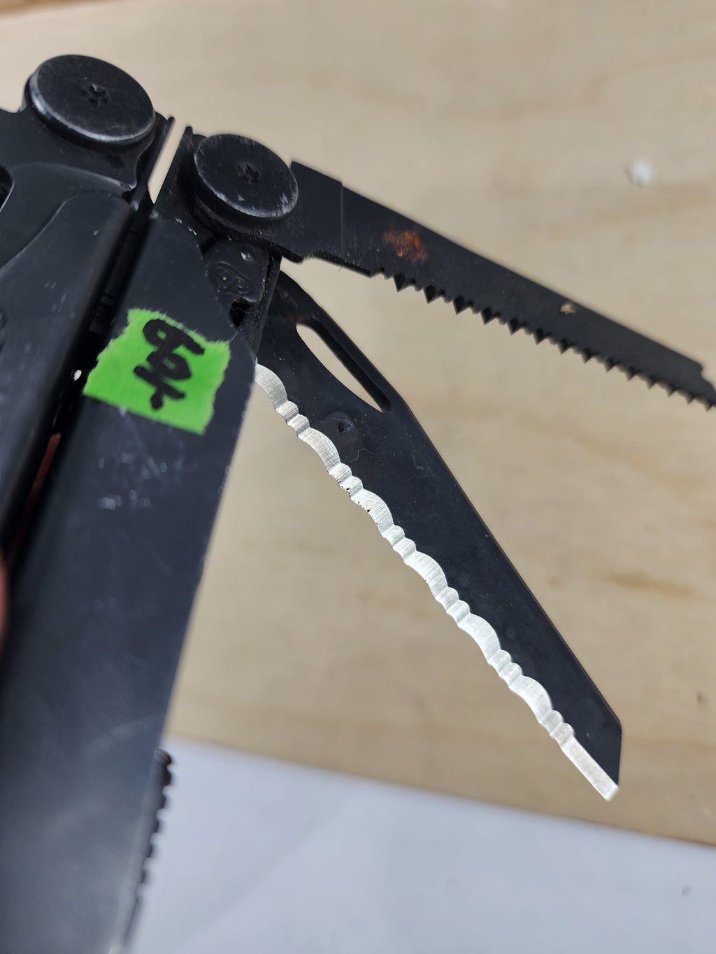 Leatherman Wave #-109 light usage, dirty, rust present