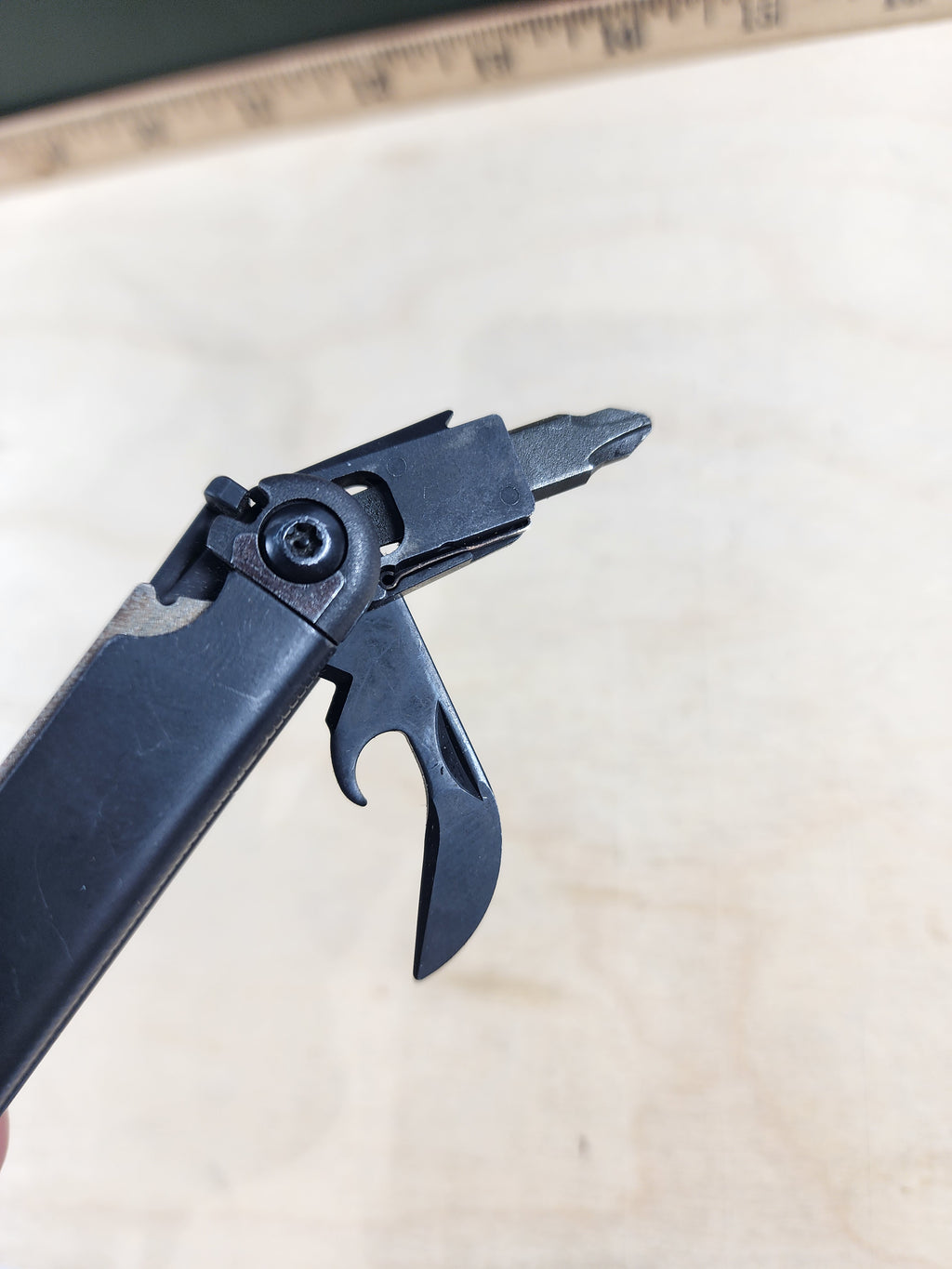 Leatherman Wave #-110 knife resharpened, light usage, dirty