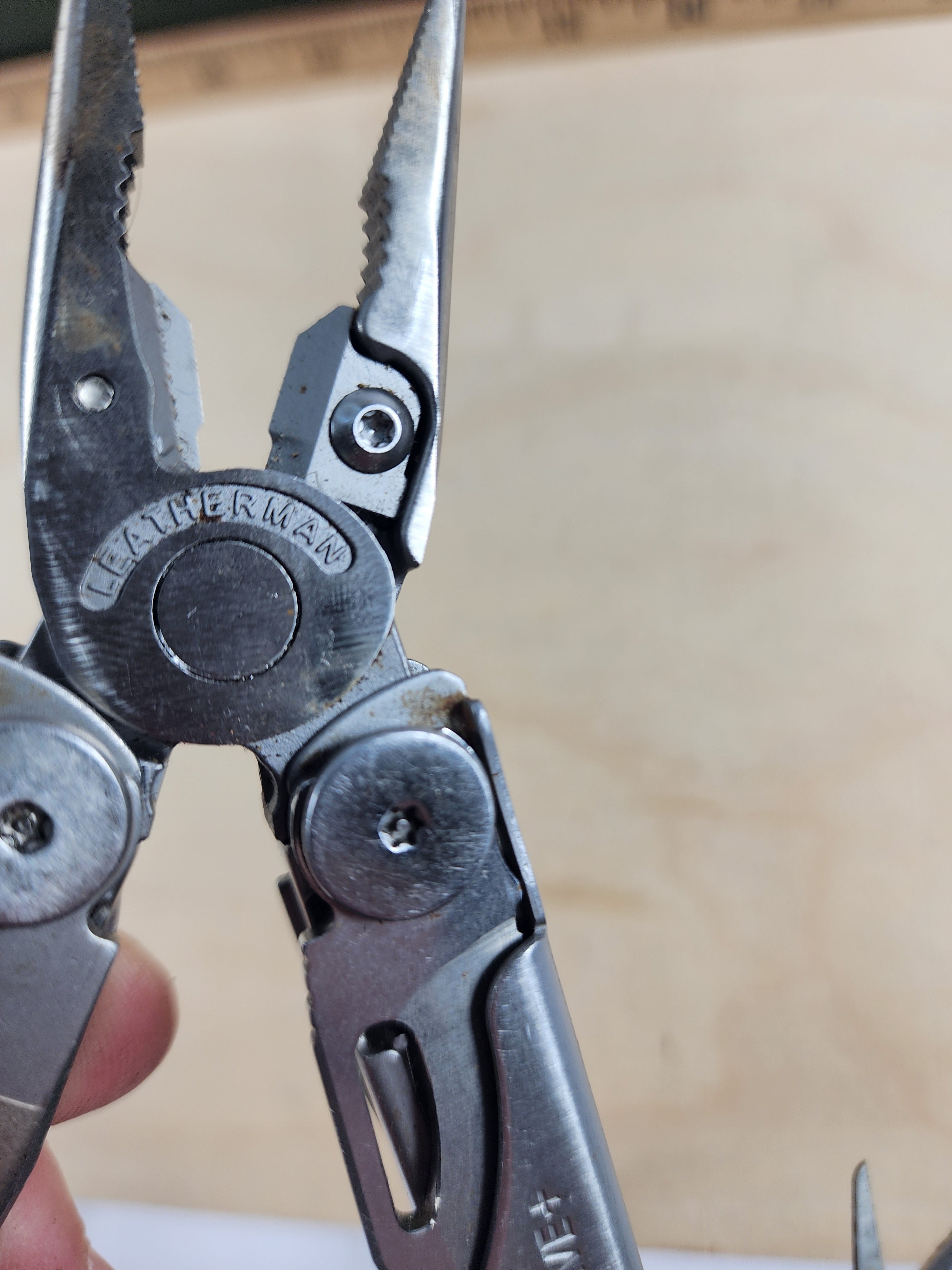 Leatherman Wave Plus #-111 Dirty, rust is present