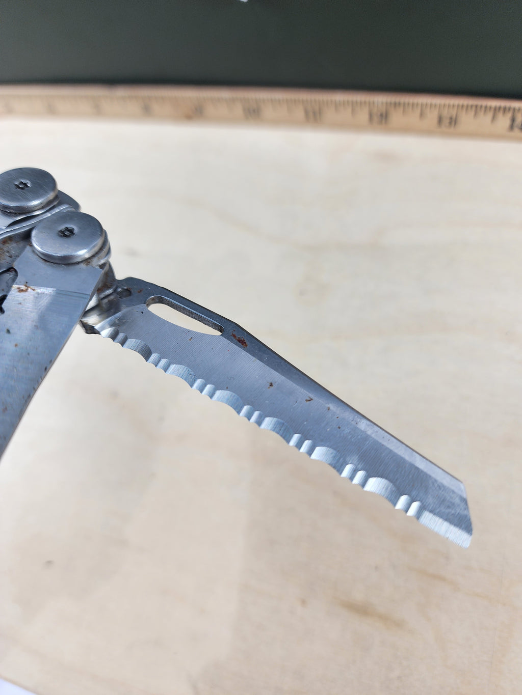 Leatherman Wave Plus #-111 Dirty, rust is present